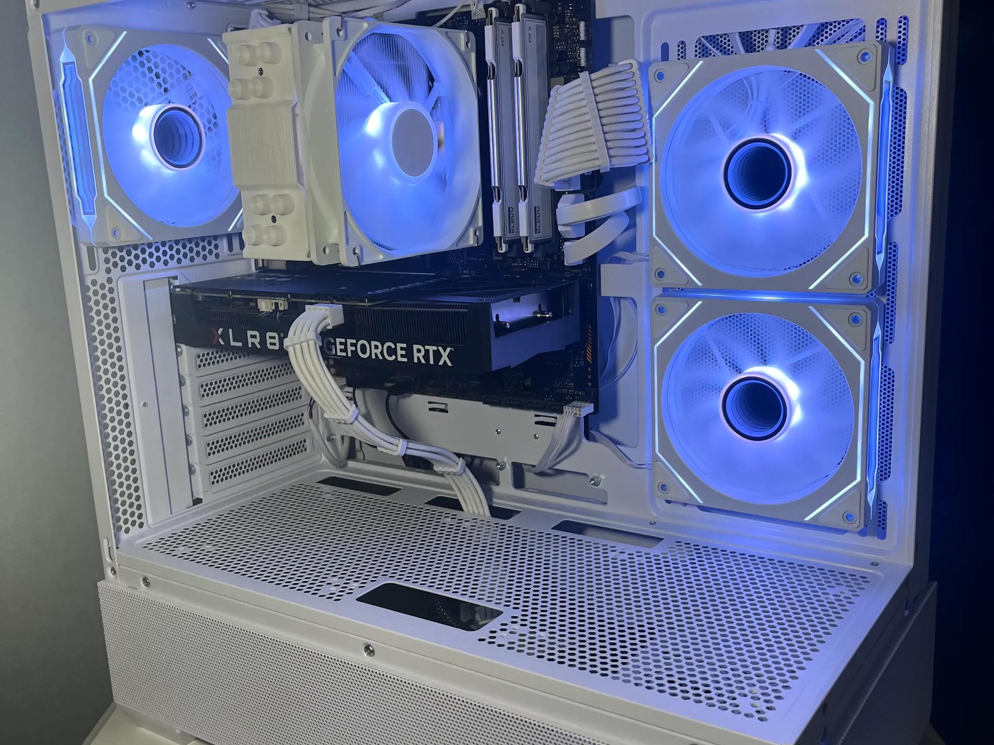 Amazing White 4060 Ti | Ryzen 5 7600x Gaming PC