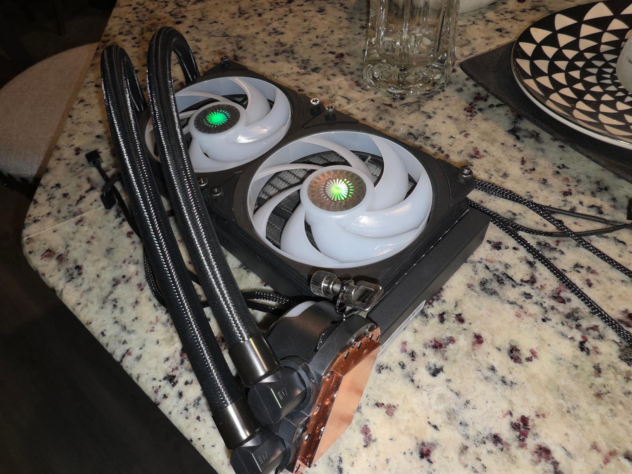 Cooler Master MasterBox TD500 Mesh with CoolerMaster MasterLiquid PL240 FLUX