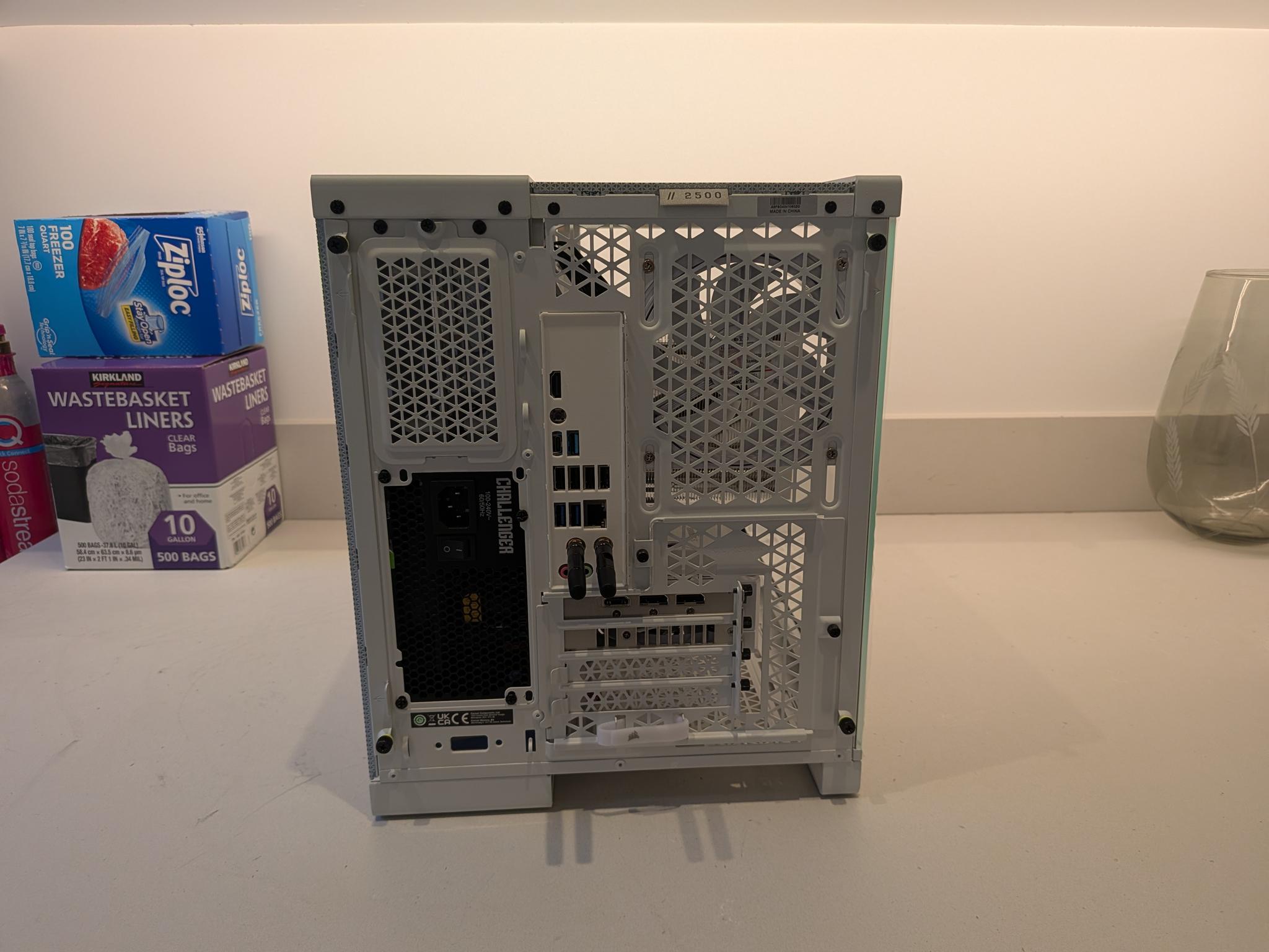 1440p Snowball - RX 9060 XT 16GB, Ryzen 5 7600, 32 GB DDR5, 2 TB Gen 4, RGB