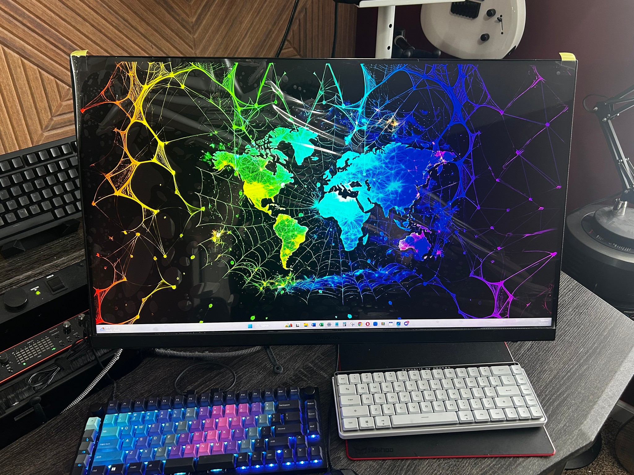 LG UltraGear 32" (2K) WQHD (2560 x 1440) (180Hz) Gaming Monitor – 0hrs Used! (32GS75QX)