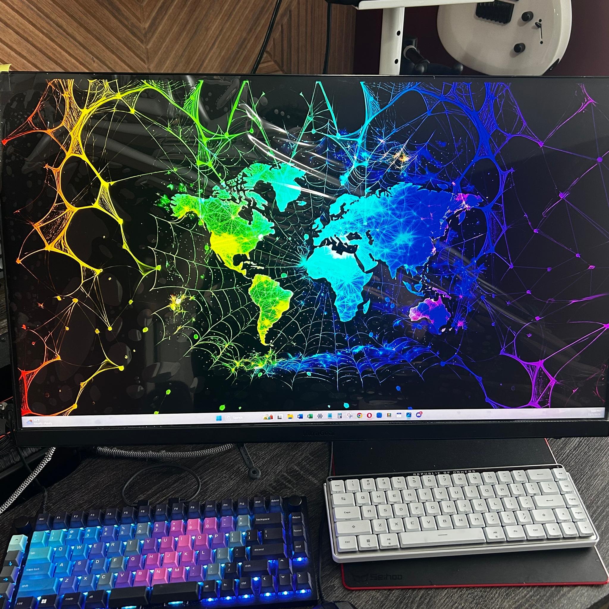 LG UltraGear 32" (2K) WQHD (2560 x 1440) (180Hz) Gaming Monitor – 0hrs Used! (32GS75QX)