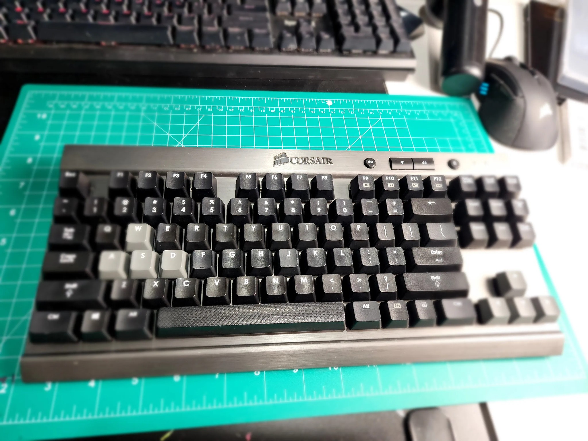 Corsair K65 Vengeance Gaming CH-9000040-NA Wired RED CHERRY MX Keyboard