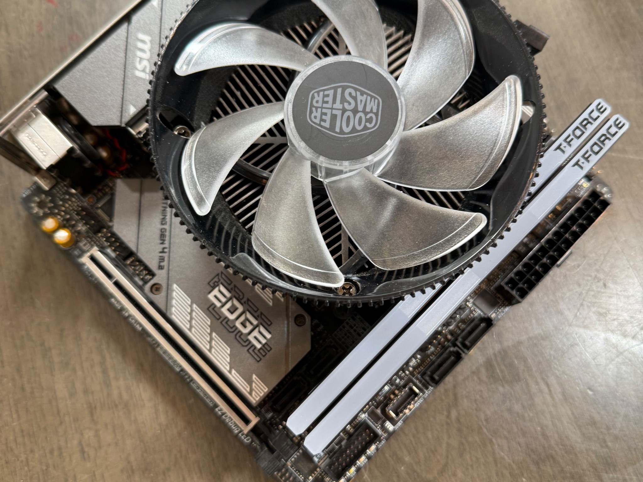 MSI Gaming Edge WiFi~i7 10700 w/ cooler~32GB DDR4 RGB