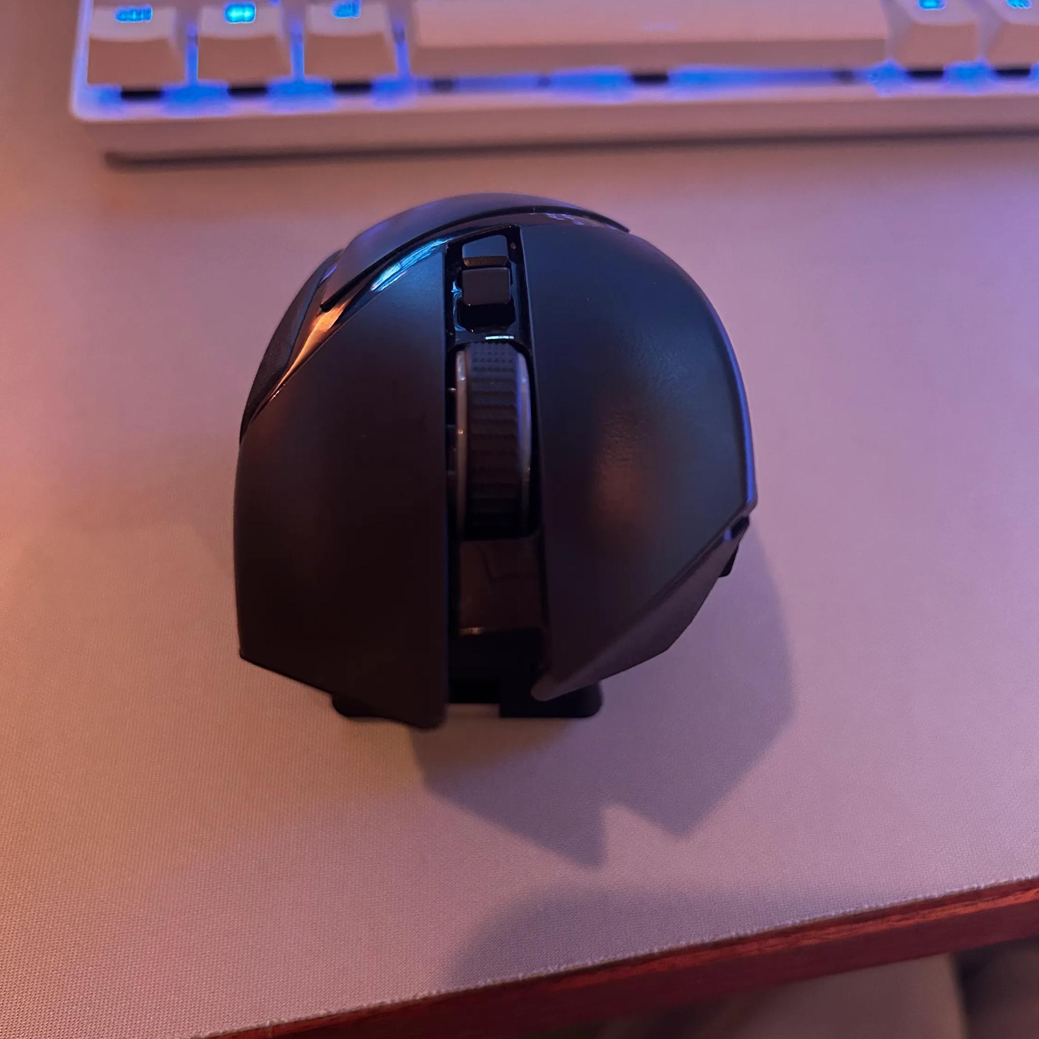 Razer Viper Ultimate Hyperspeed Wireless Gaming Mouse & RGB Charging Dock