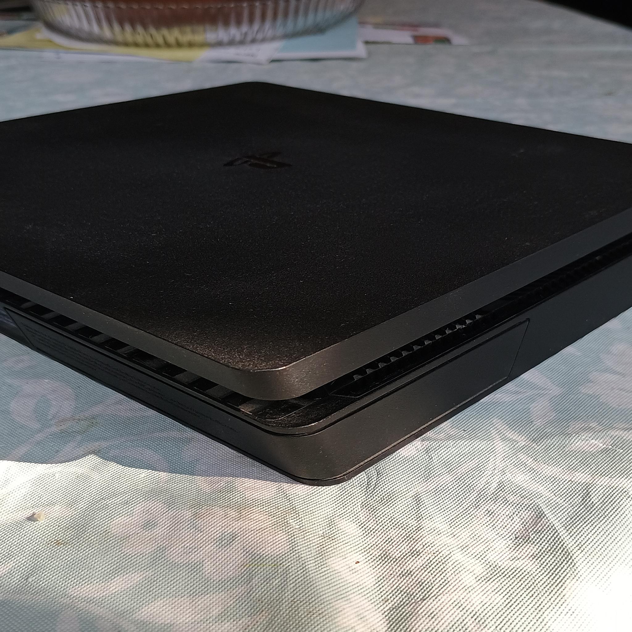 PS4 Slim 1 tb