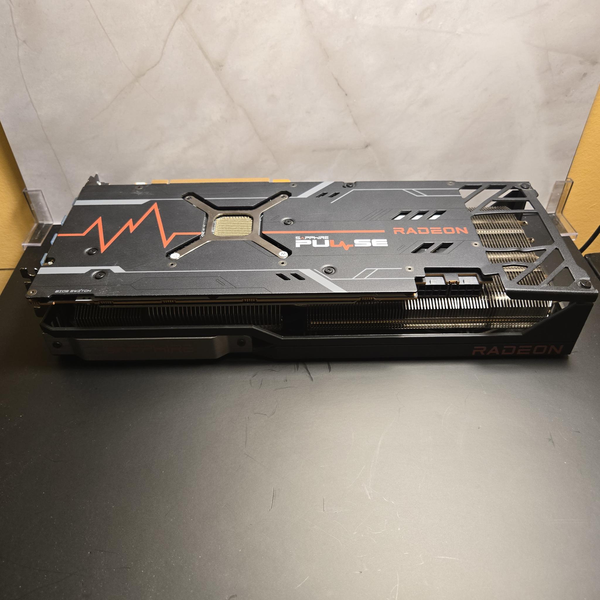 Sapphire Pulse RX 6800XT 16GB Scuff/Scrape