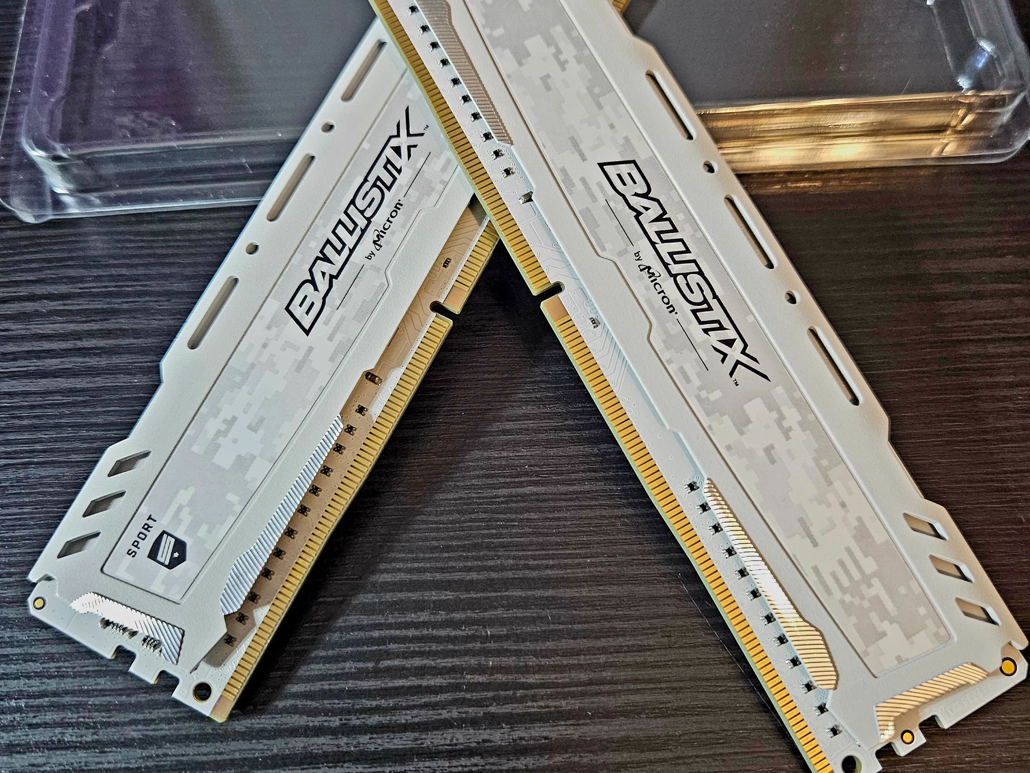 Crucial Ballistix Sport 8GB Kit 2x 4GB DDR4 RAM 2400 MH