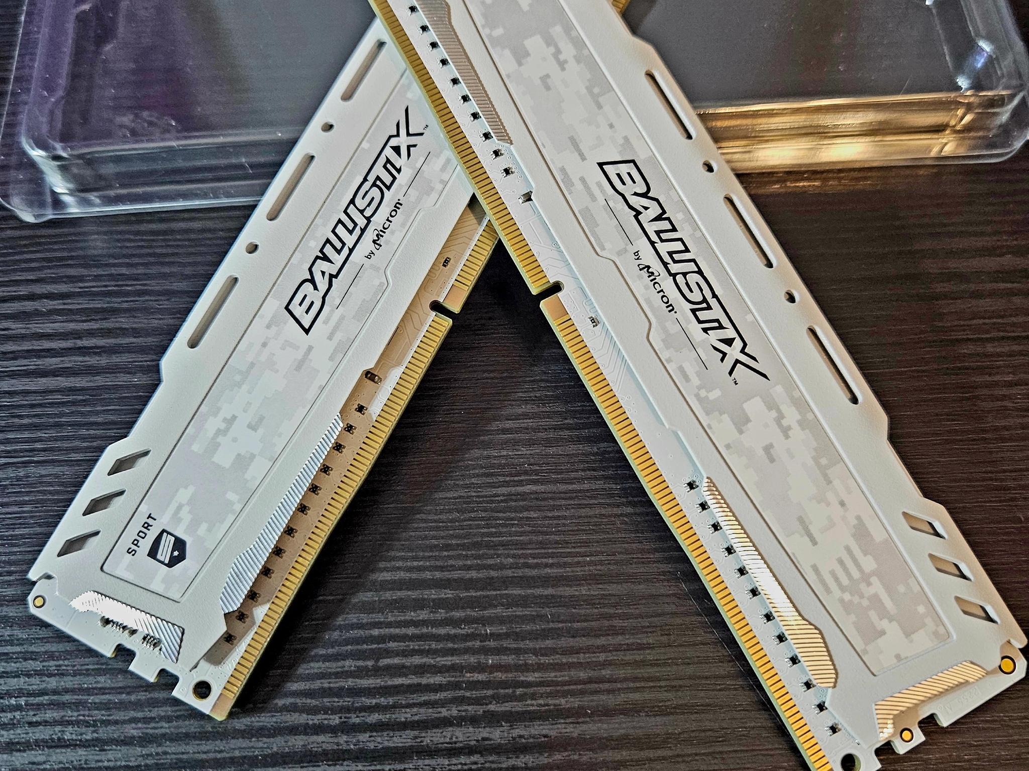 Crucial Ballistix Sport 8GB Kit 2x 4GB DDR4 RAM 2400 MH