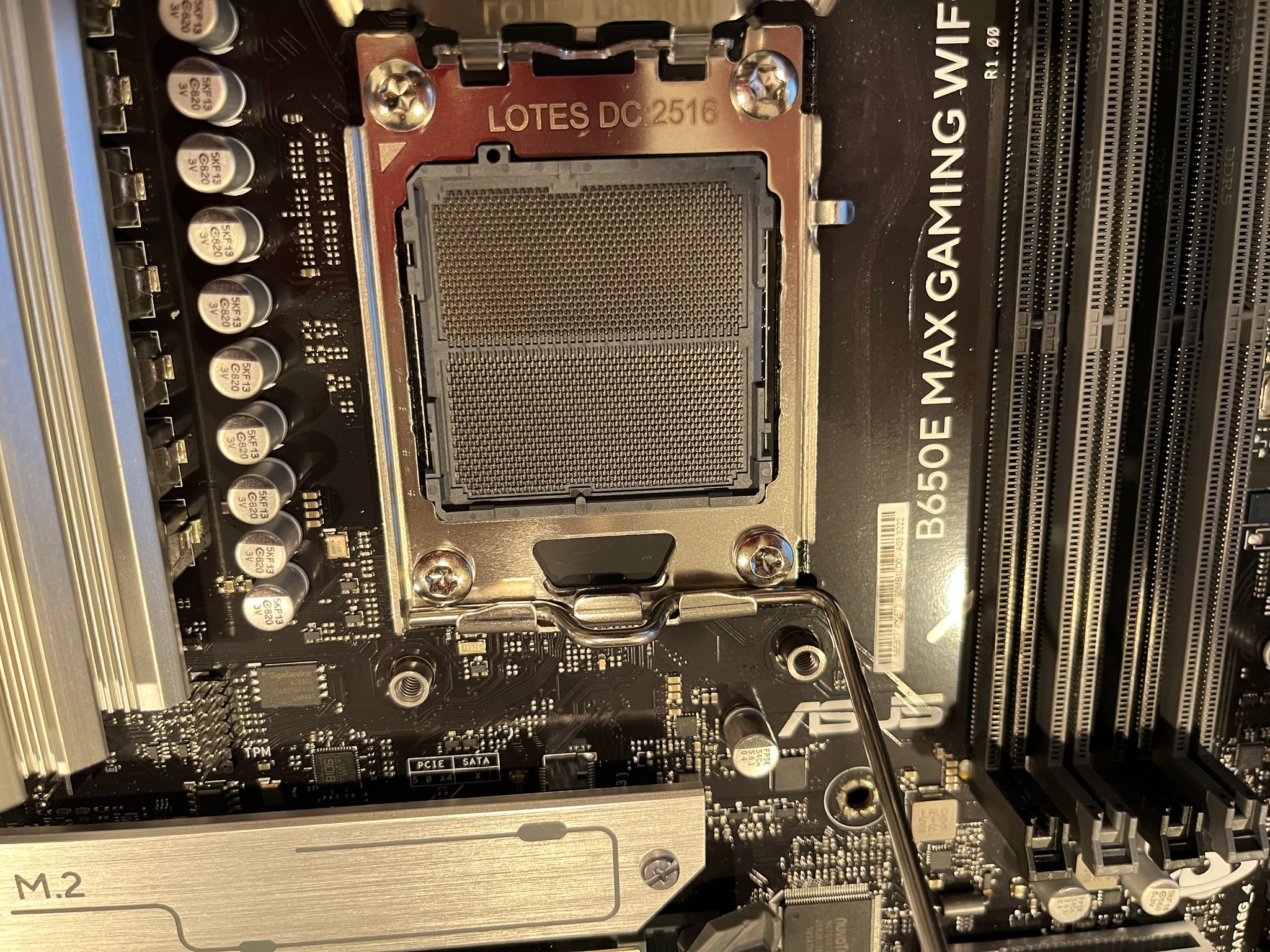 ASUS B650e Max Gaming WiFi - PCIe 5.0x16 slot!