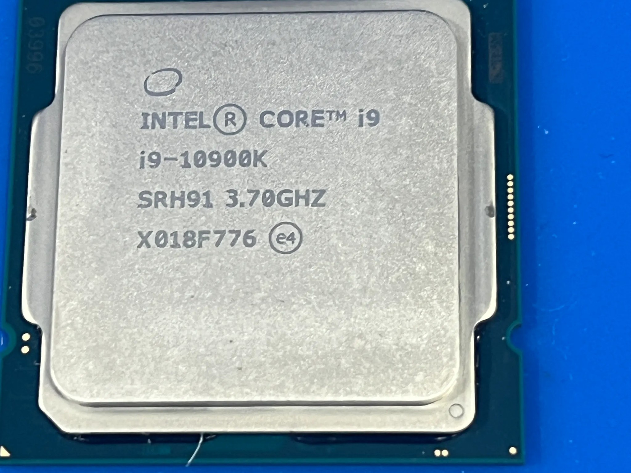INTEL CORE I9 10900K and ASUS ROG MAXIMUS XII HERO WIFI (z490)