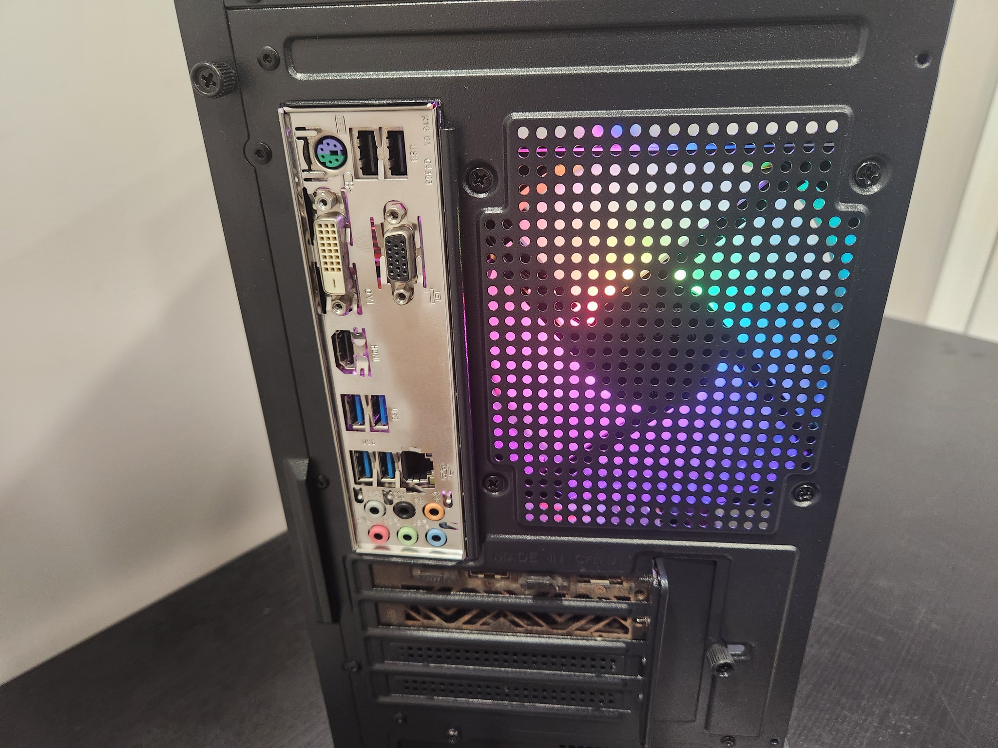 Budget Steam Machine RX 5700 XT Linux Gaming PC!