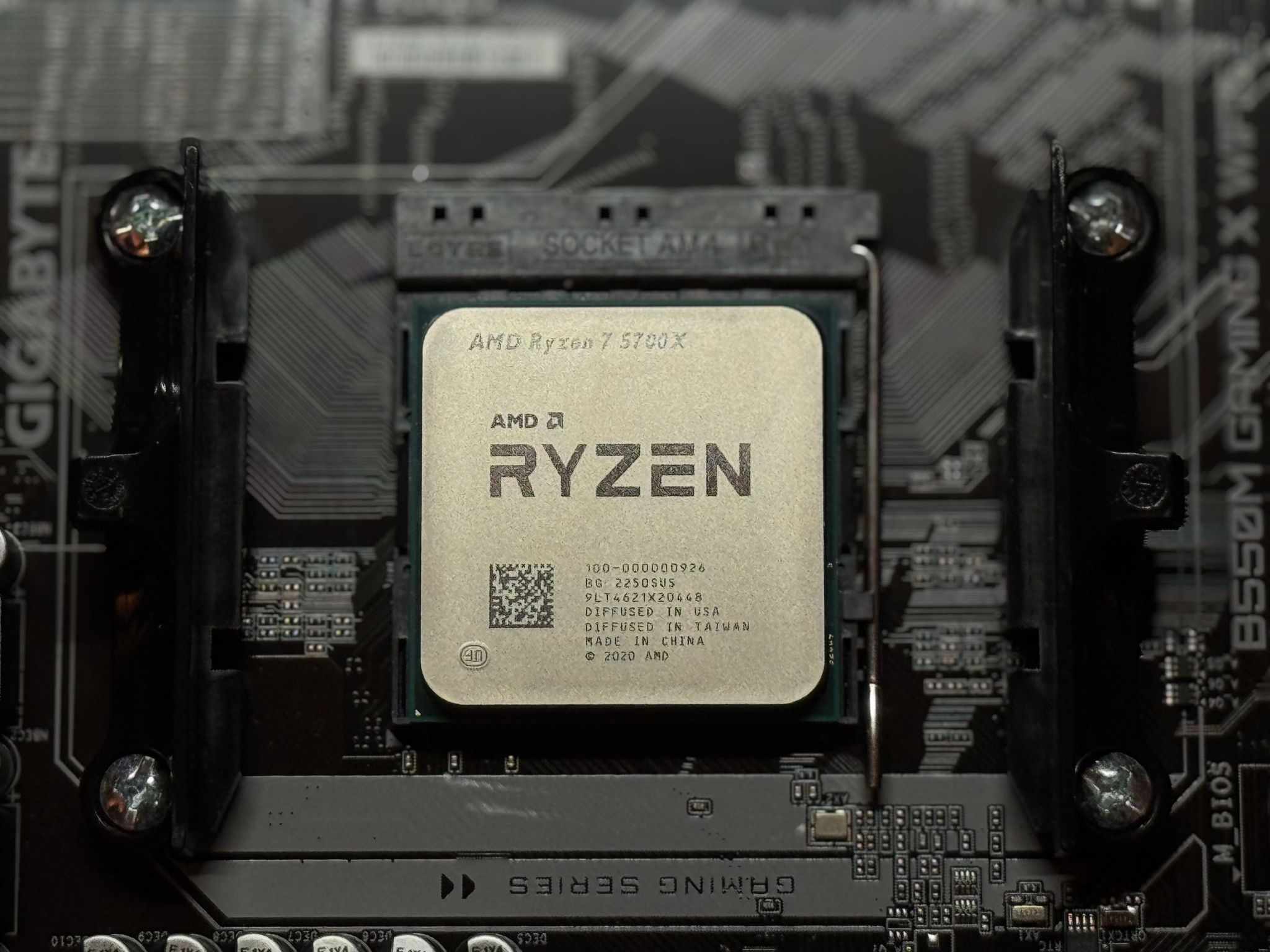 🔥Motherboard Combo *Ryzen 7 5700X, 32GB DDR4 Ram, & GIGABYTE B550M*