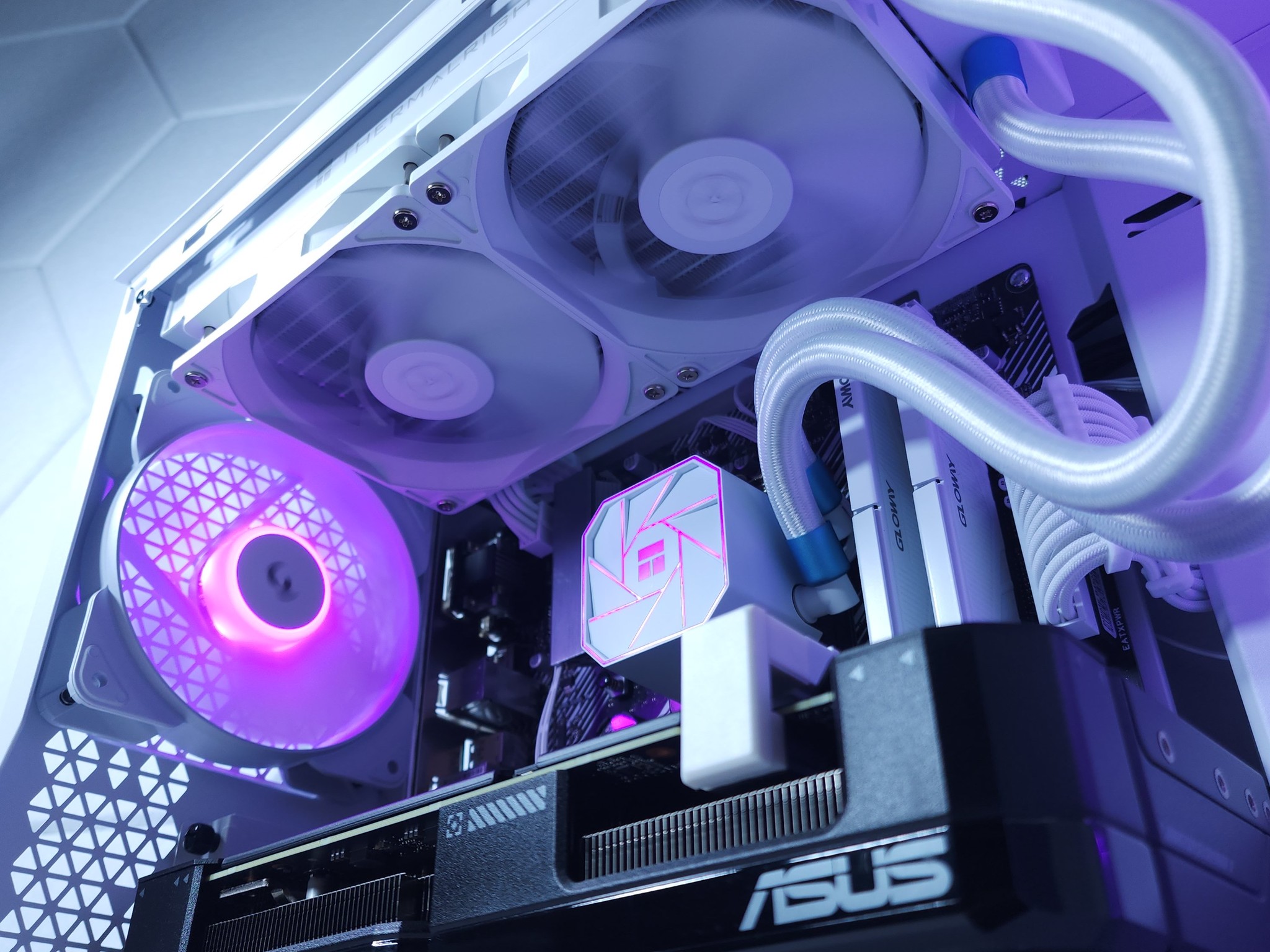 💜🤍1440p Gaming | RTX 4070 12GB | Ryzen 7 5700X | 32GB 3200MHz | 1TB M.2 NVMe SSD