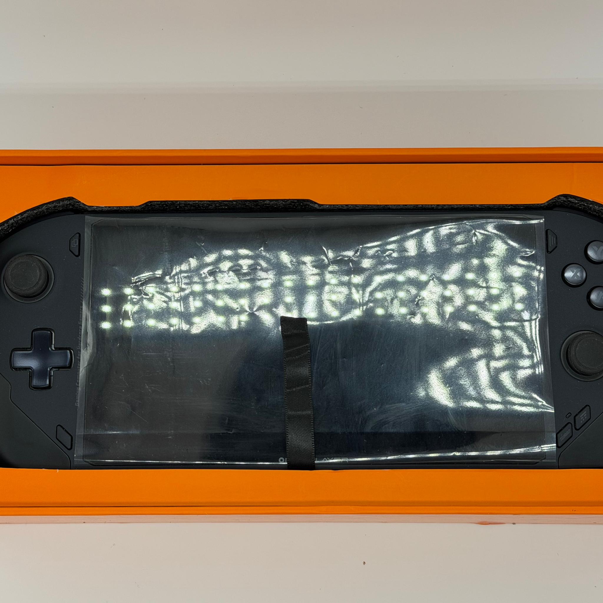 ONEXPLAYER ONEXFLY F1 AMD Ryzen 7 7840U Handheld Gaming PC (32GB RAM / 2TB SSD)