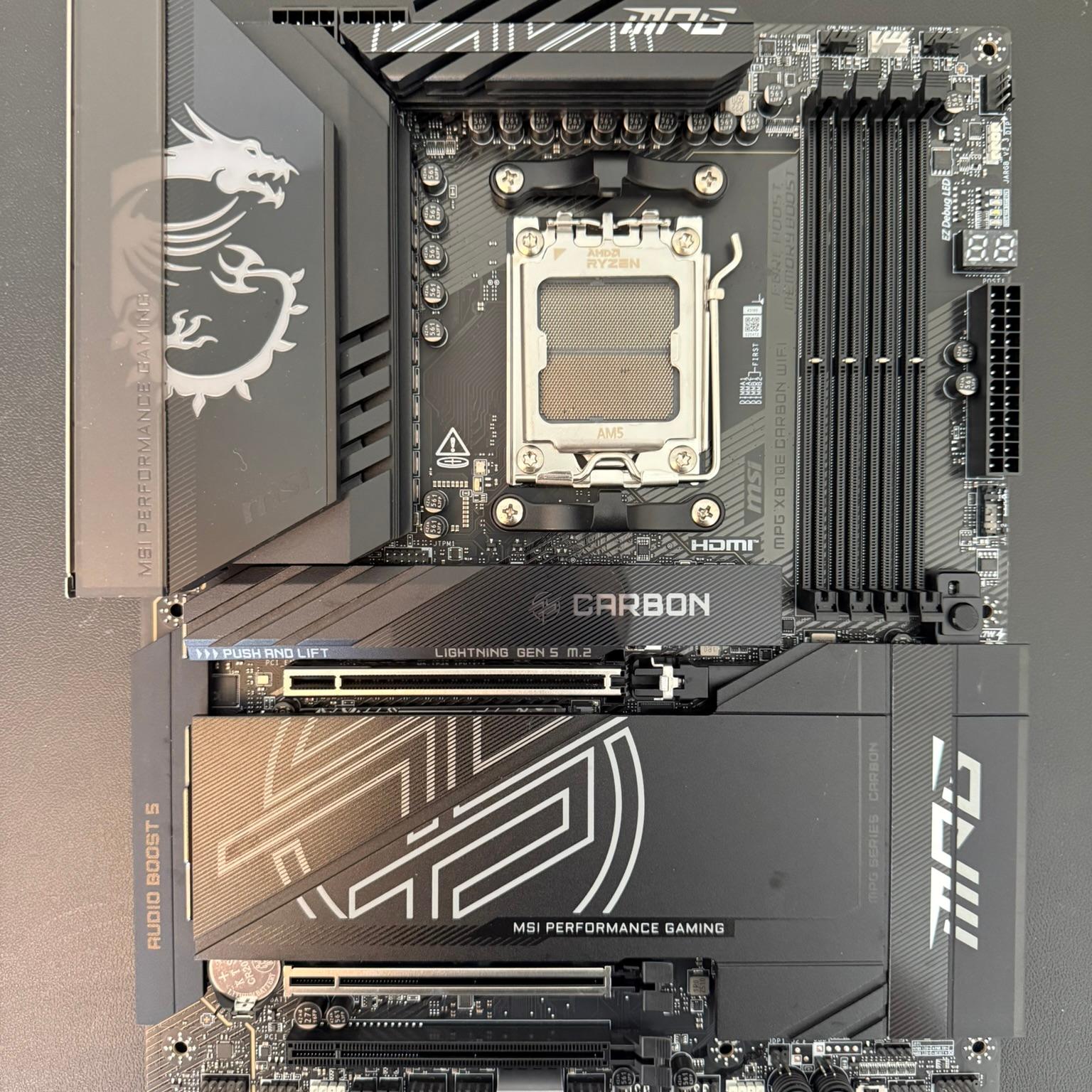 MSI MPG X670E CARBON WIFI - Image 1