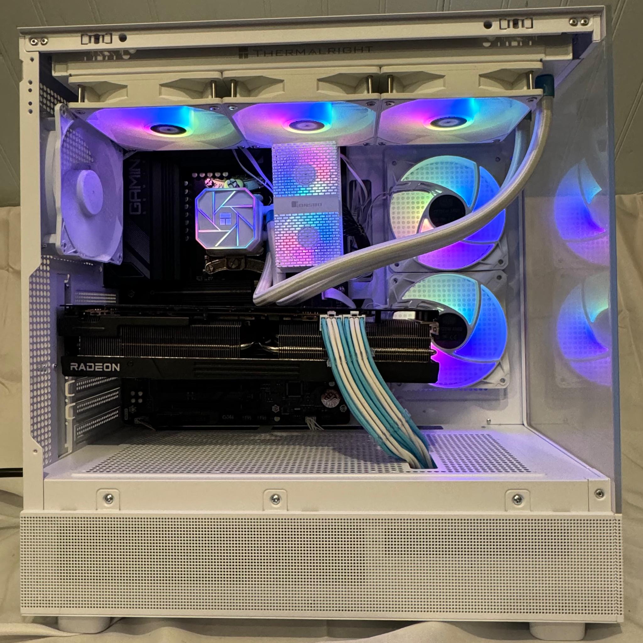"White Hell" 7700, RX 7900XT, all amd pc with 32gb ram, WI-FI, and free Blue and White Keyboard