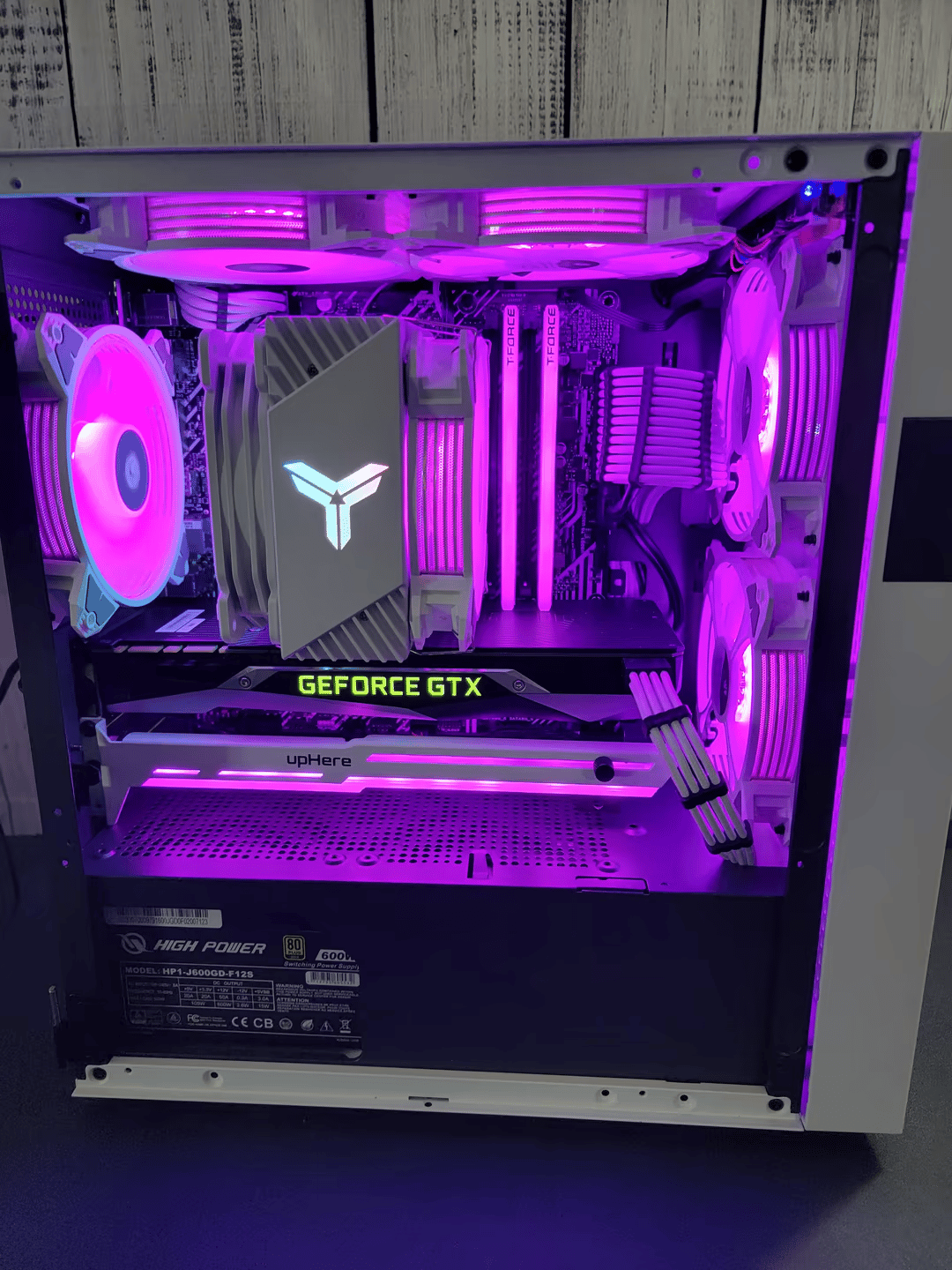 Off-White : Custom Gaming PC (i3-10100F, 16gb ddr4, GTX 1080, 256GB NVME SSD, 2TB HDD)