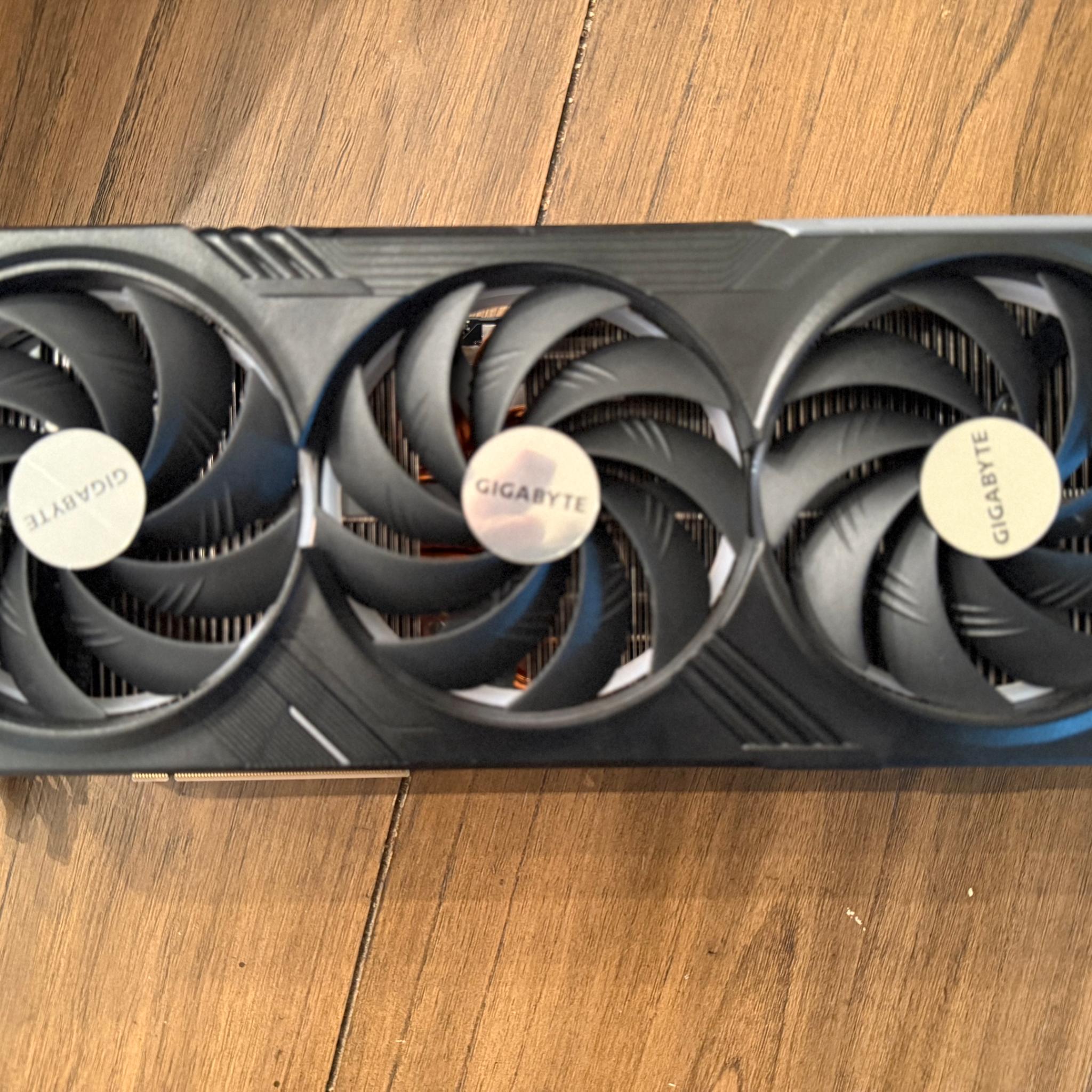 GIGABYTE Gaming GeForce RTX 4090 24GB GDDR6X