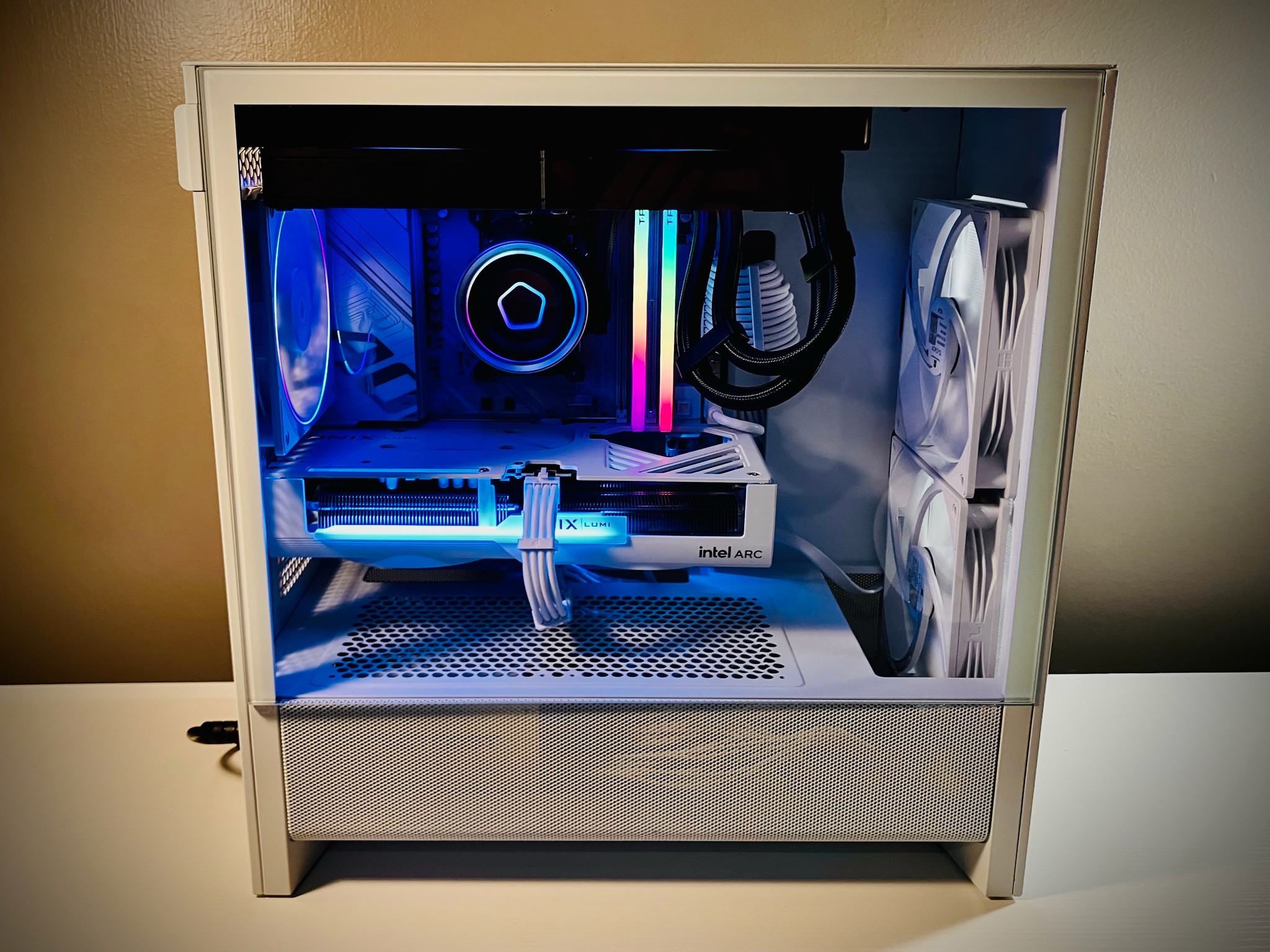 Clean White Gaming PC