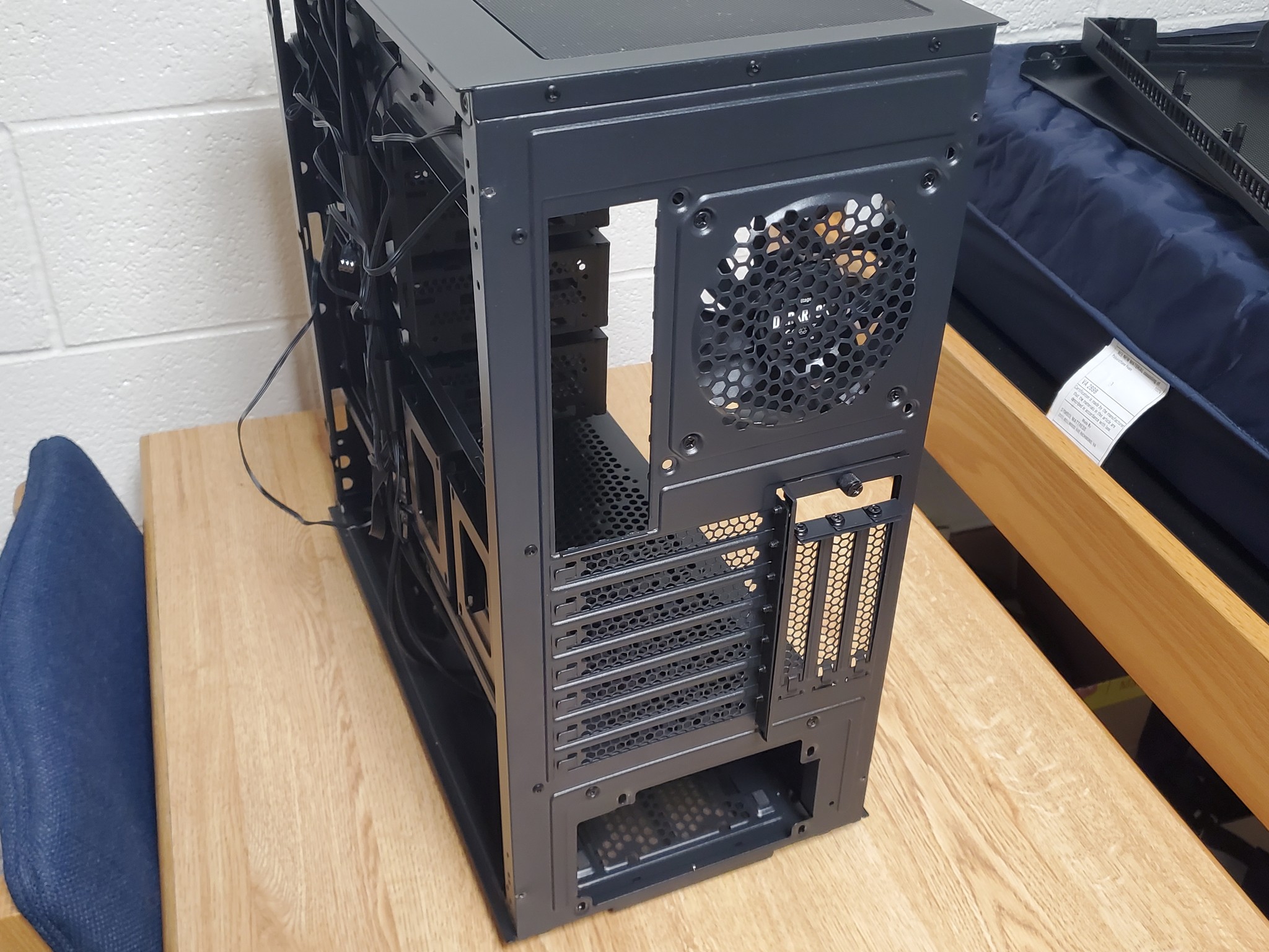 DARKROCK Classico MAX Storage Master