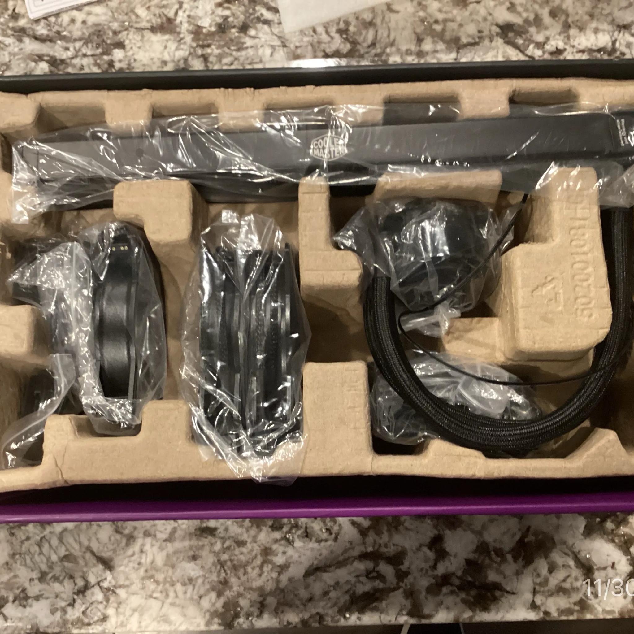 ++ NEW ++ Cooler Master MasterLiquid ML360R ARGB AIO Triple Fans for AMD/Intel CPUs - Never Used