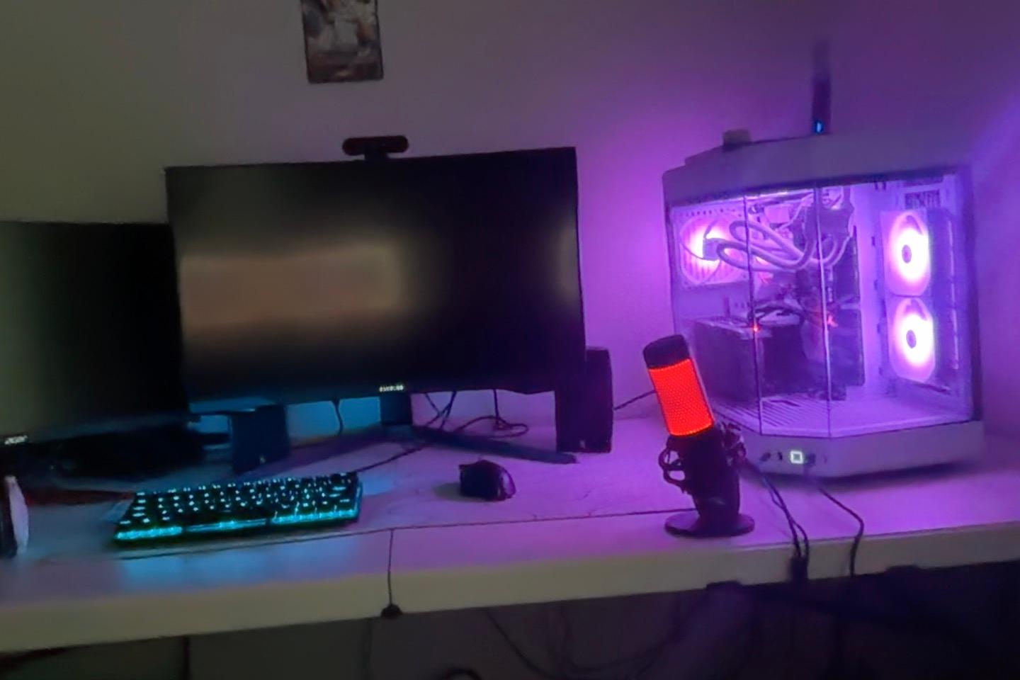 GeForce RTX 4070 Custom Beast Gaming PC - Ryzen 9 Water Cooled + 128GB RAM - 1000W Corsair PSU