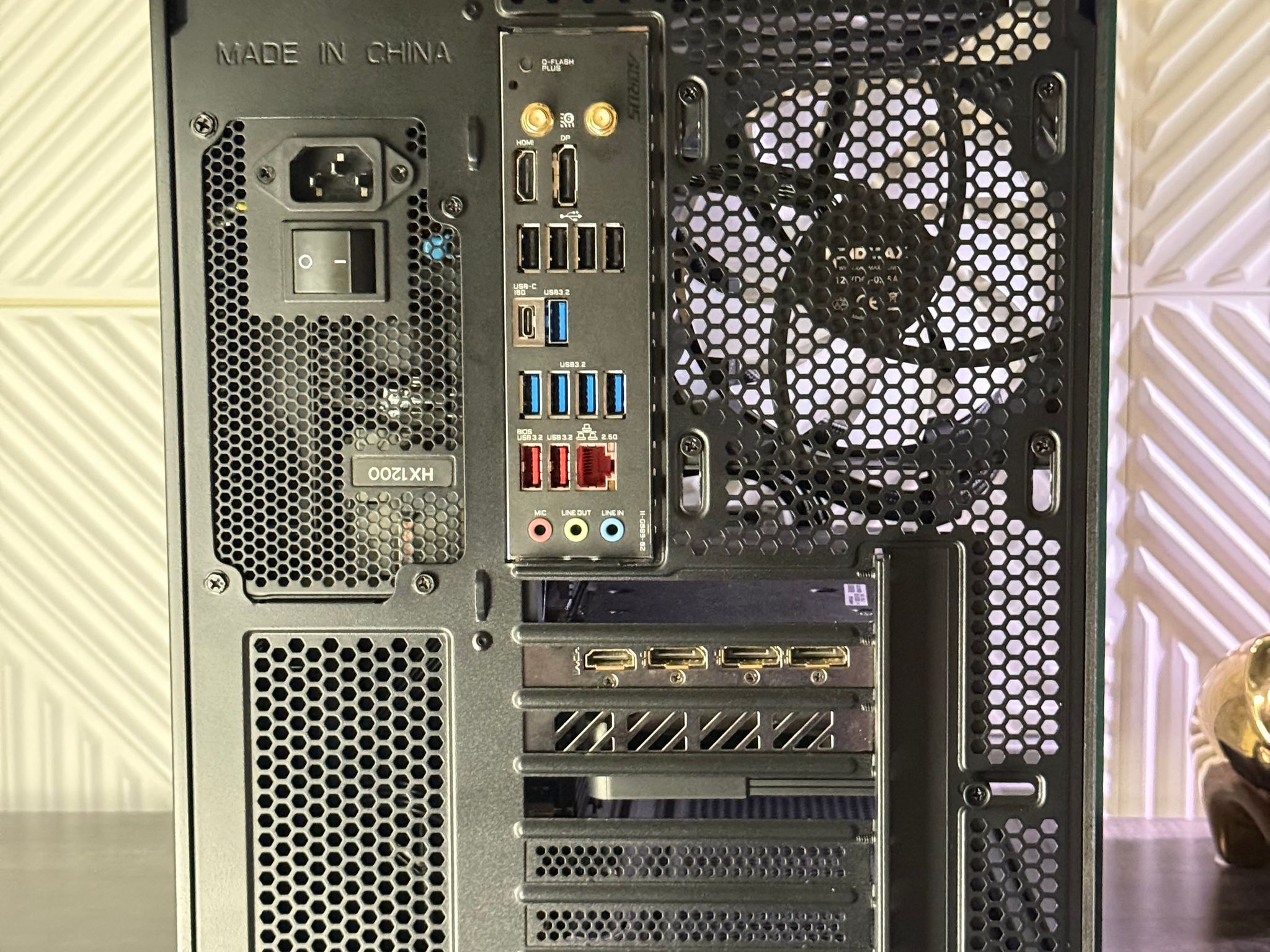 RTX 4090 | RYZEN 7800X3D | 64GB DDR5 | 2TB NVME | WIFI
