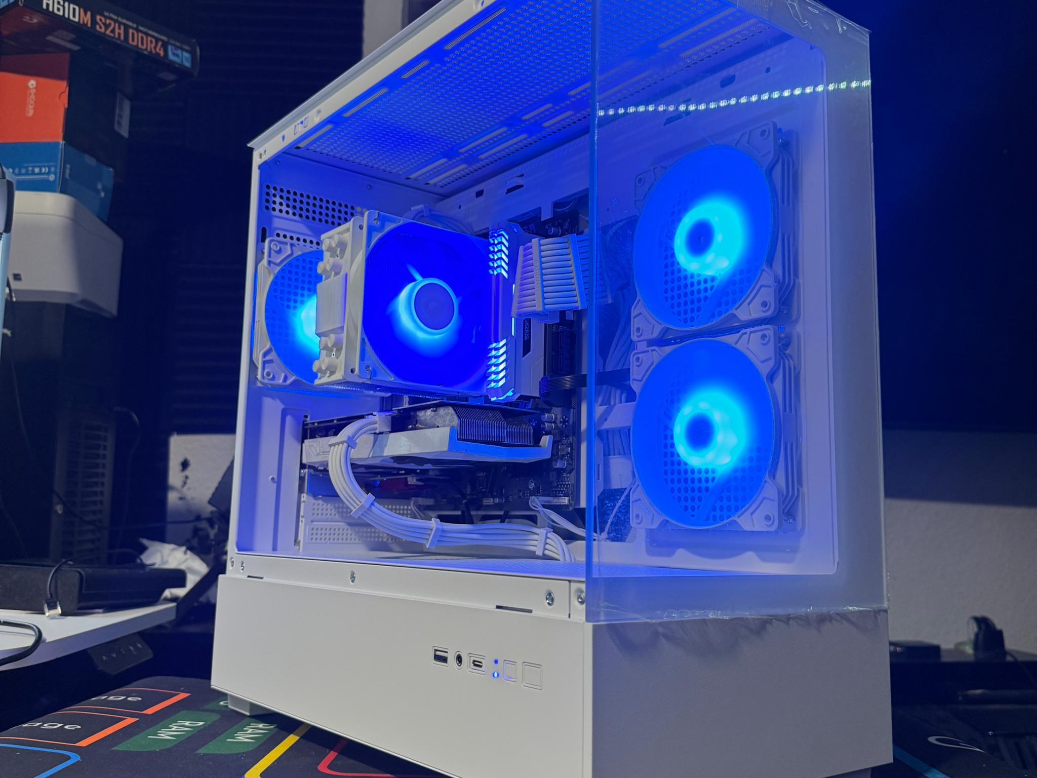 White RTX Fishtank GaminG PC | RTX 3060 12GB | i5 12400F | 16GB DDR4 | 512GB NvMe