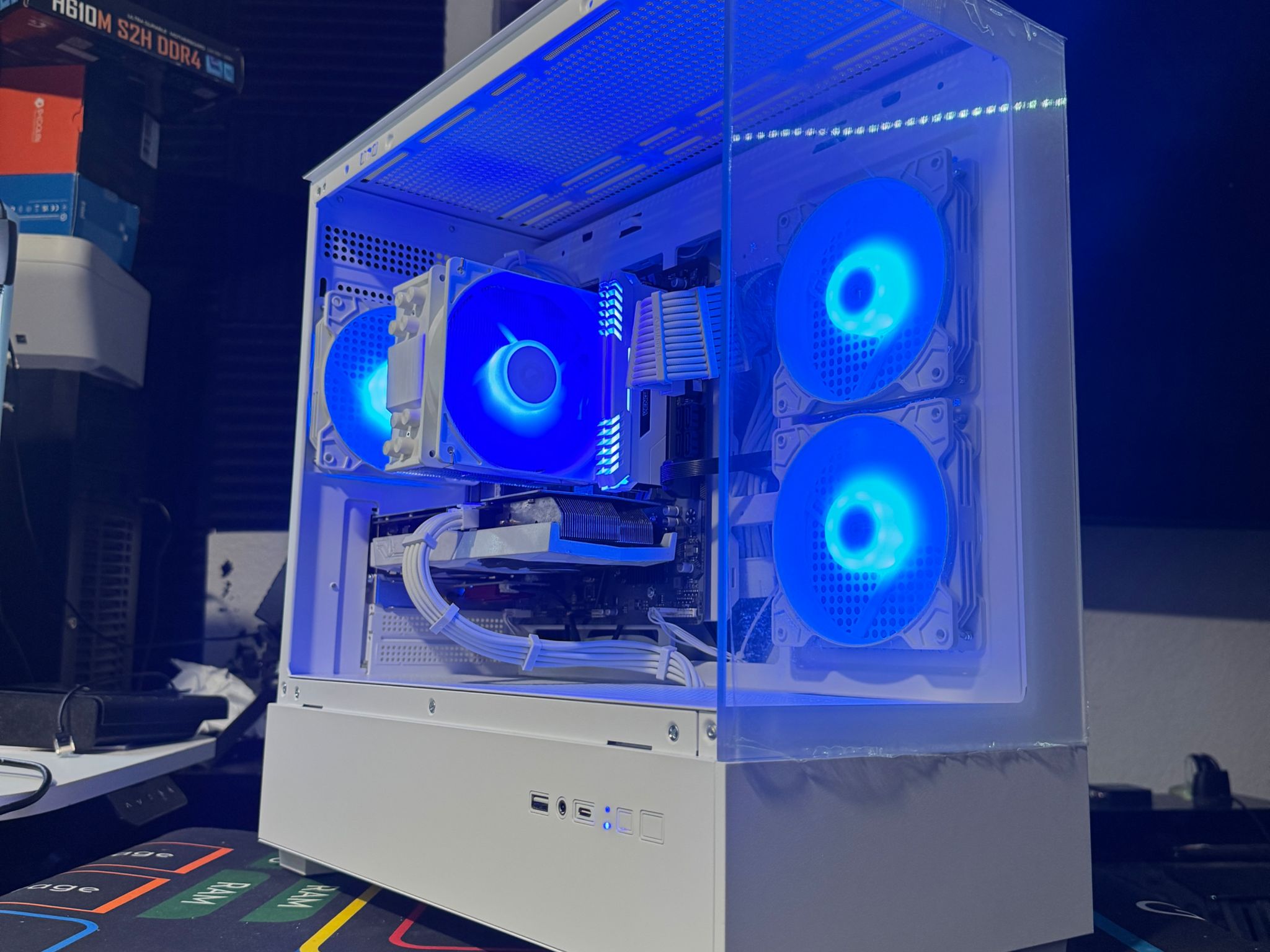 White RTX Fishtank GaminG PC | RTX 3060 12GB | i5 12400F | 16GB DDR4 | 512GB NvMe