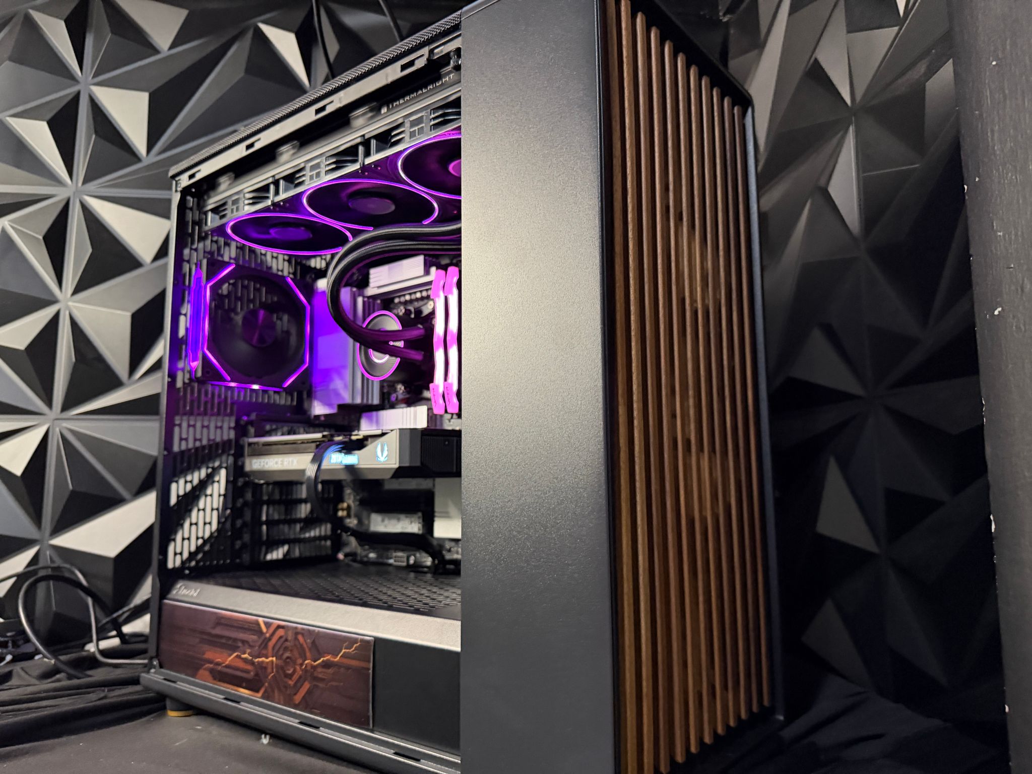 🪵⚙️ IRON WOOD ⚙️🪵 Ryzen 9 9900X| RTX 5070| 32 GB DDR5 8000Mhz|4.5 TB NVMe| 850W Gold PSU
