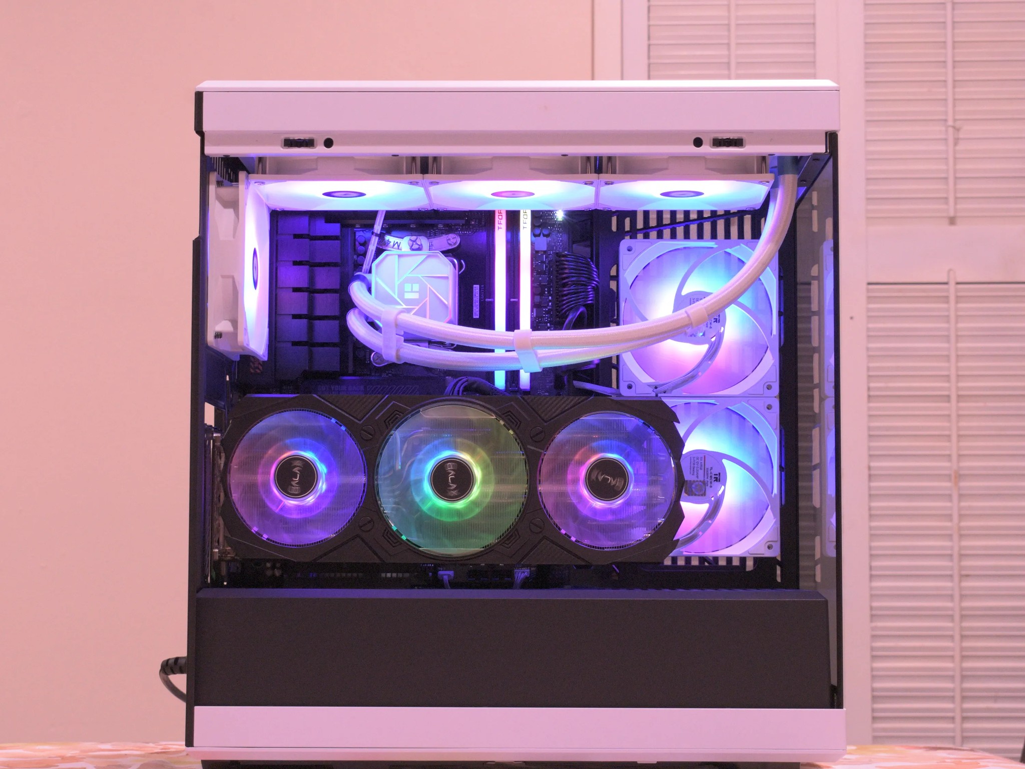 ⚫⚪Stormtrooper⚪⚫ AMD Ryzen 9 7900X | RTX 4070ti Super 16GB | 32GB DDR5 | 2TB Gen4 nVME RGB Gaming PC