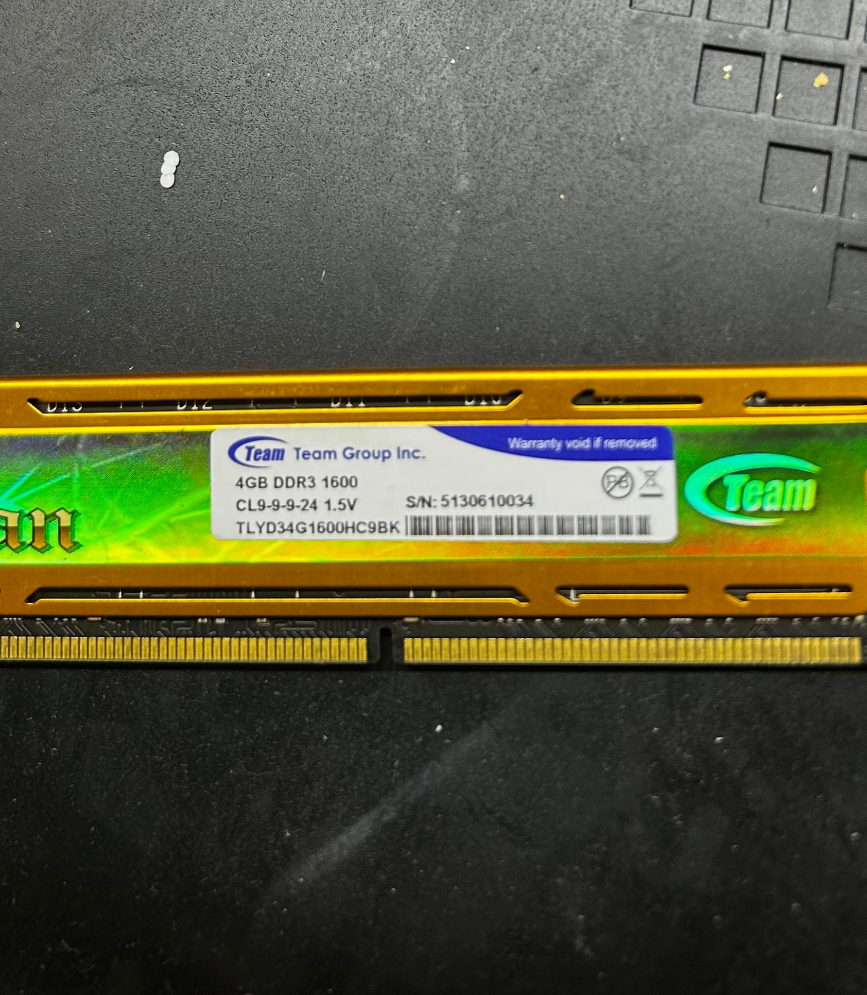 OLD STOCK GOOD CONDITION DDR3 MEMORY 4x4gigabyes