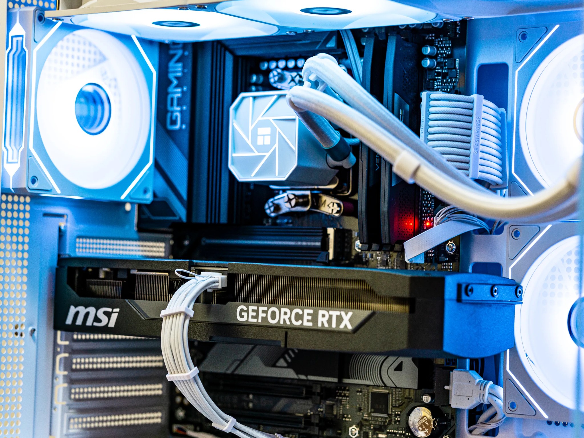 ❄️FROSTBITE V2❄️| RTX 5070| Ryzen 5 7500F| 32GB DDR5| 2TB M.2 NVMe| WiFi| 1440p Ready| All New Parts