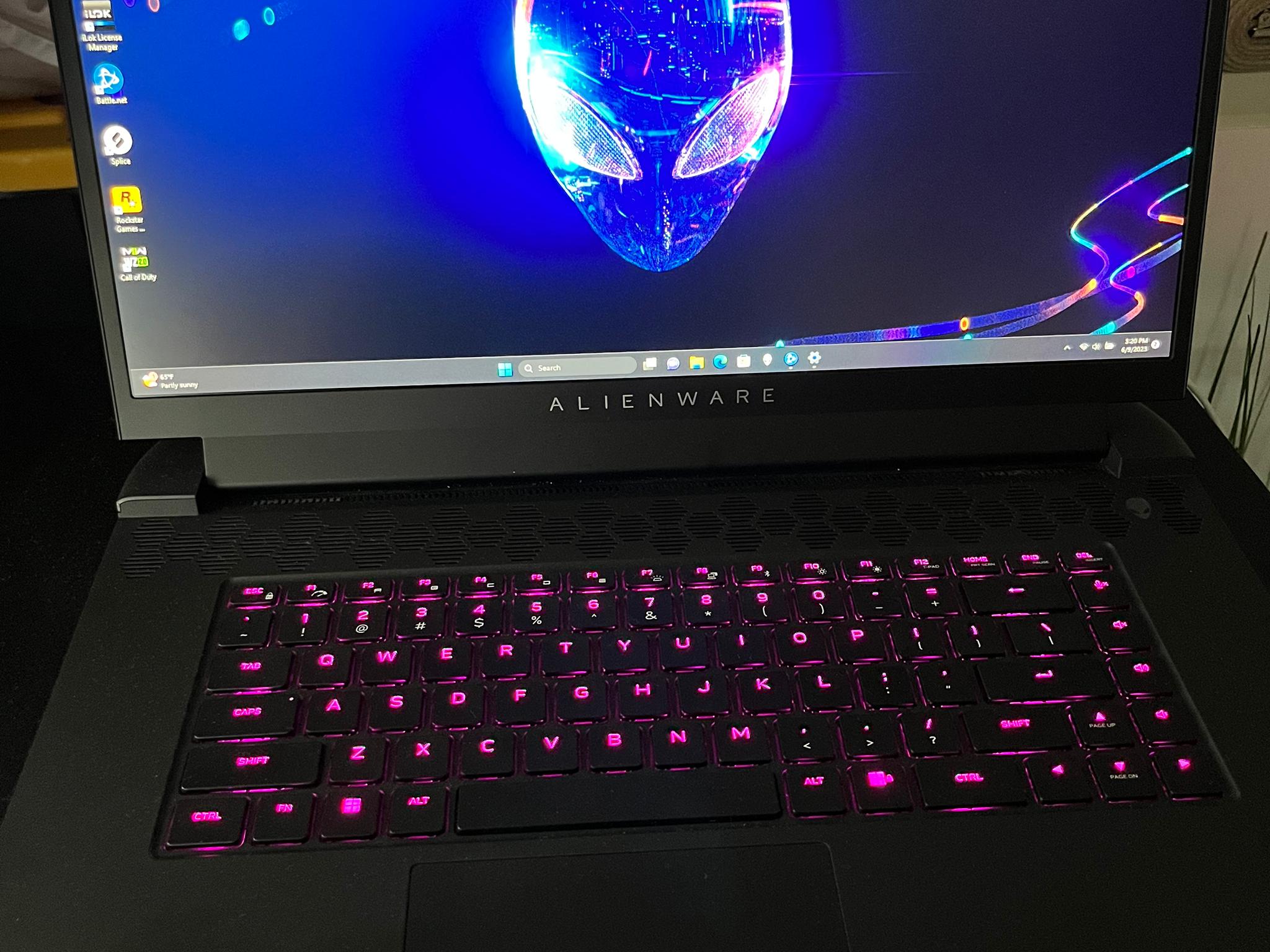 Alienware M17 R5 Ryzen 7 6800H rx6700m 1080p 165hz
