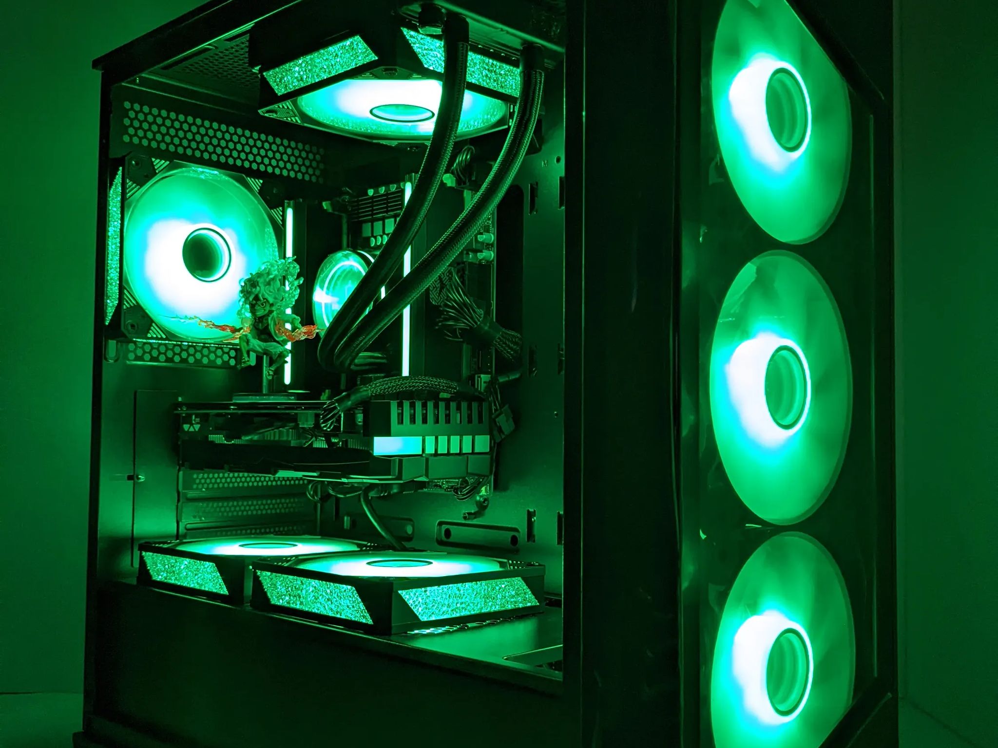ヒドゥンドラゴン| RTX2060 Super| Intel@8-cores & 16-threads| 16GB DDR4| 1TB SSD| Windows 11 Pro