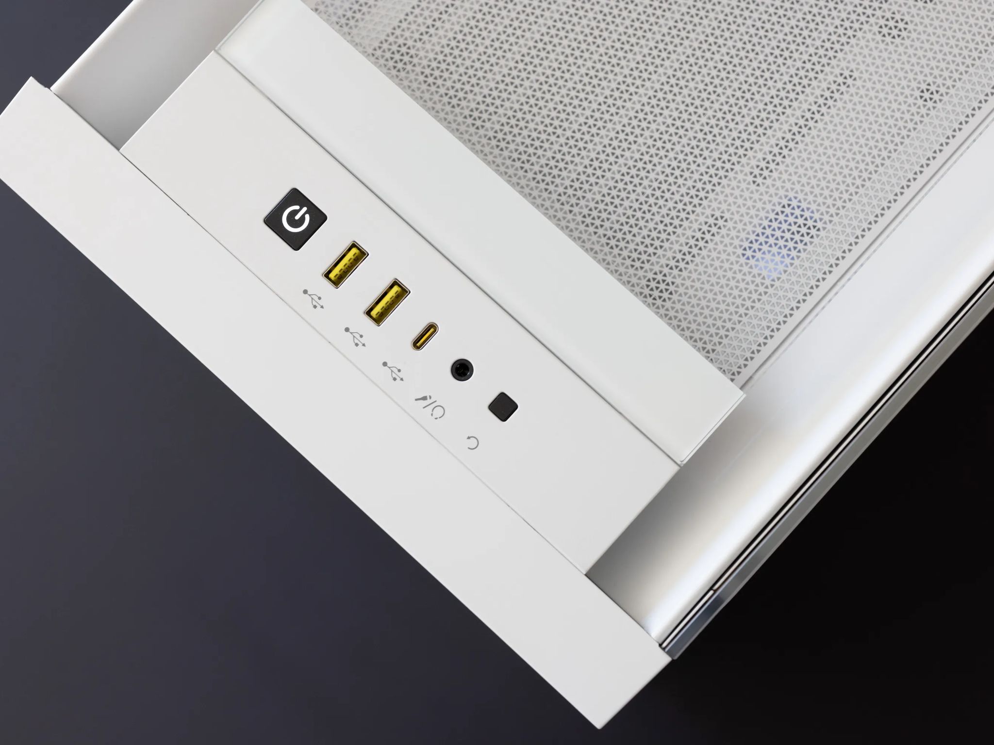 RTX 4080 Super, Ryzen 7 7800X3D, 4TB NVME storage, 48GB DDR5 6400, WiFi, High End Gaming PC