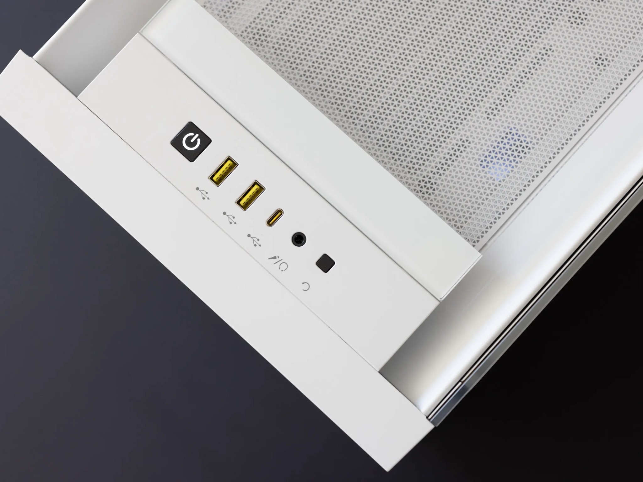 RTX 4080 Super, Ryzen 7 7800X3D, 4TB NVME storage, 48GB DDR5 6400, WiFi, High End Gaming PC