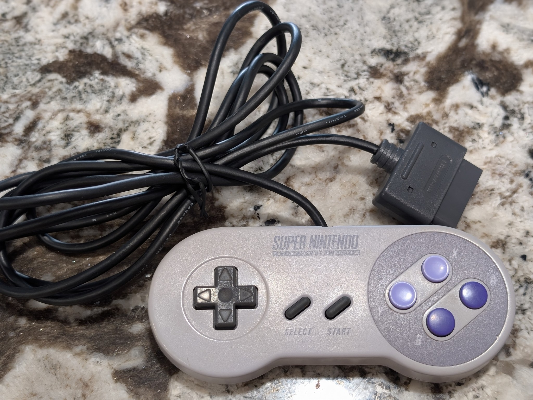 Super Nintendo SNES 1CHIP-01 Console, SMW Game, Controller, OEM AC/AV Bundle