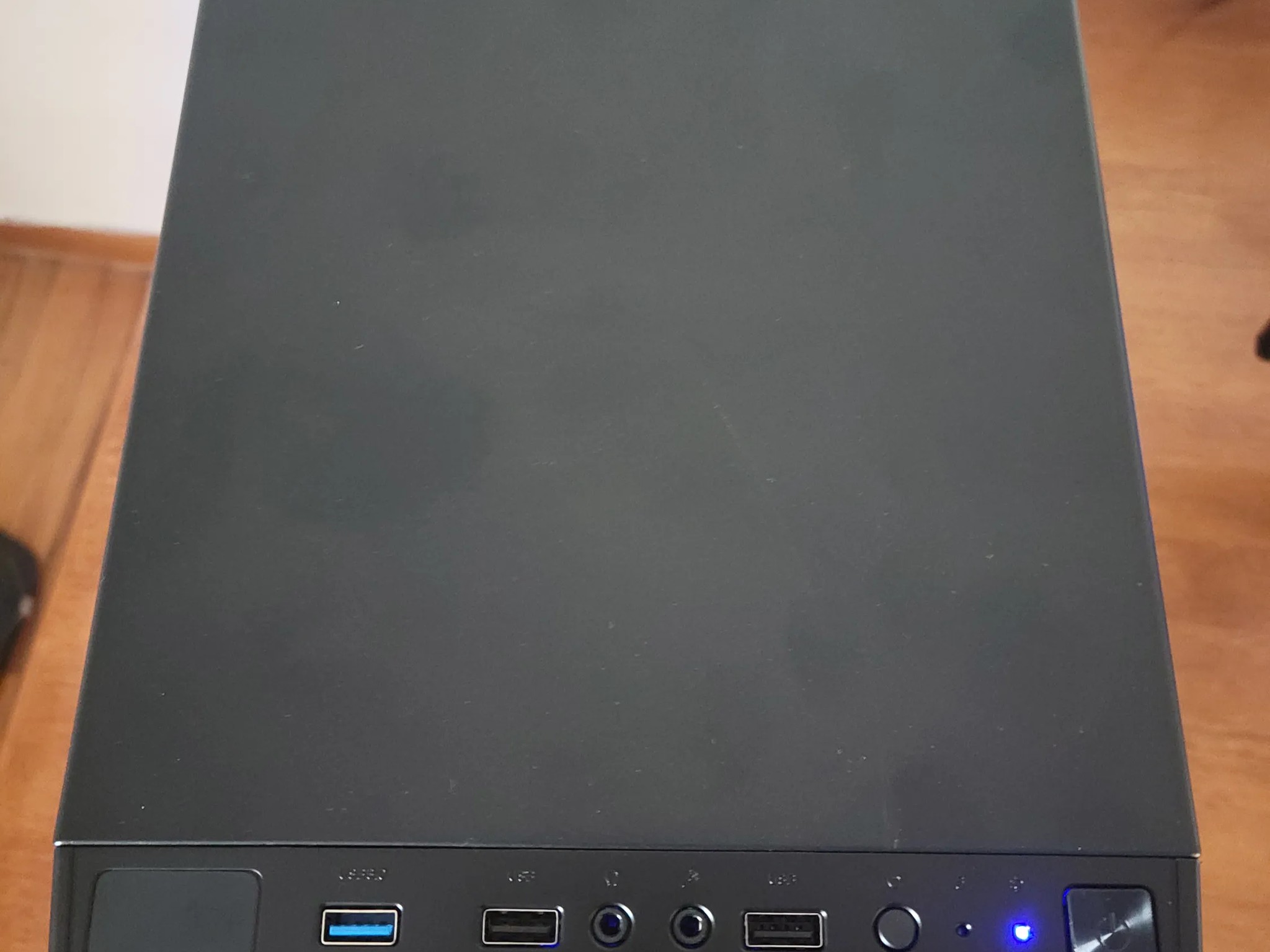 Budget 1080P PC, Ryzen 5 5600x, RX6600XT, 1TB M.2, 16GB 3000mhz RAM, 650W 80+ Gold PSU+ 24" Monitor