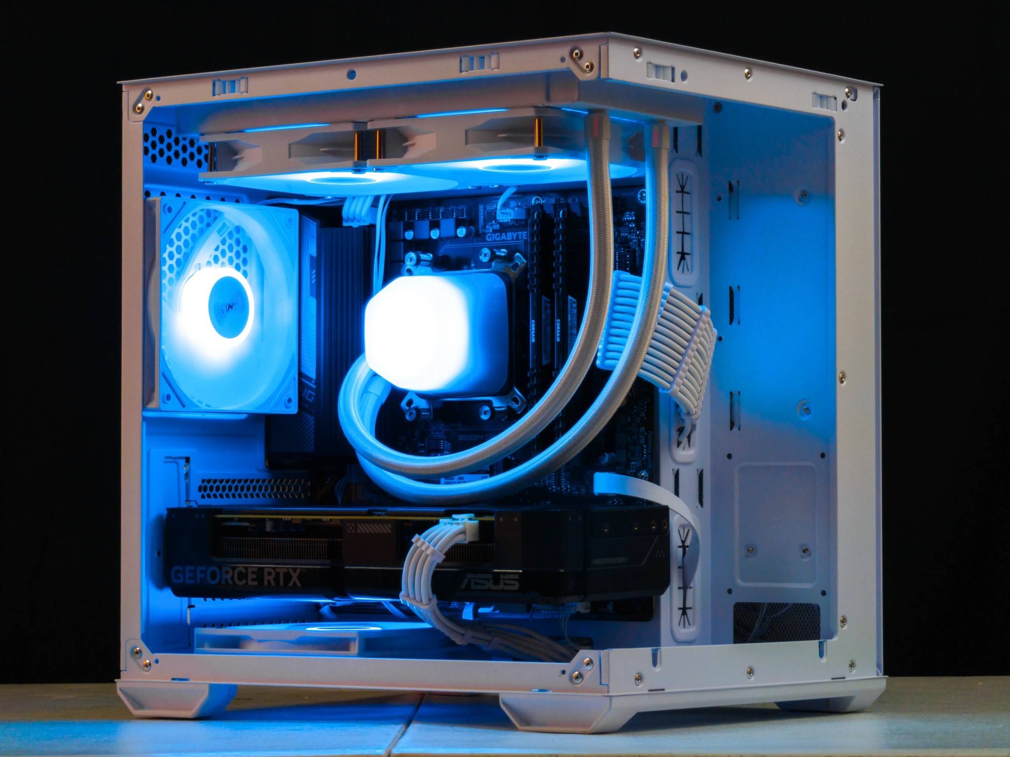 🤍🖤 RTX 4070 / Ryzen 7 5800X / 32GB Gaming PC 🖤🤍