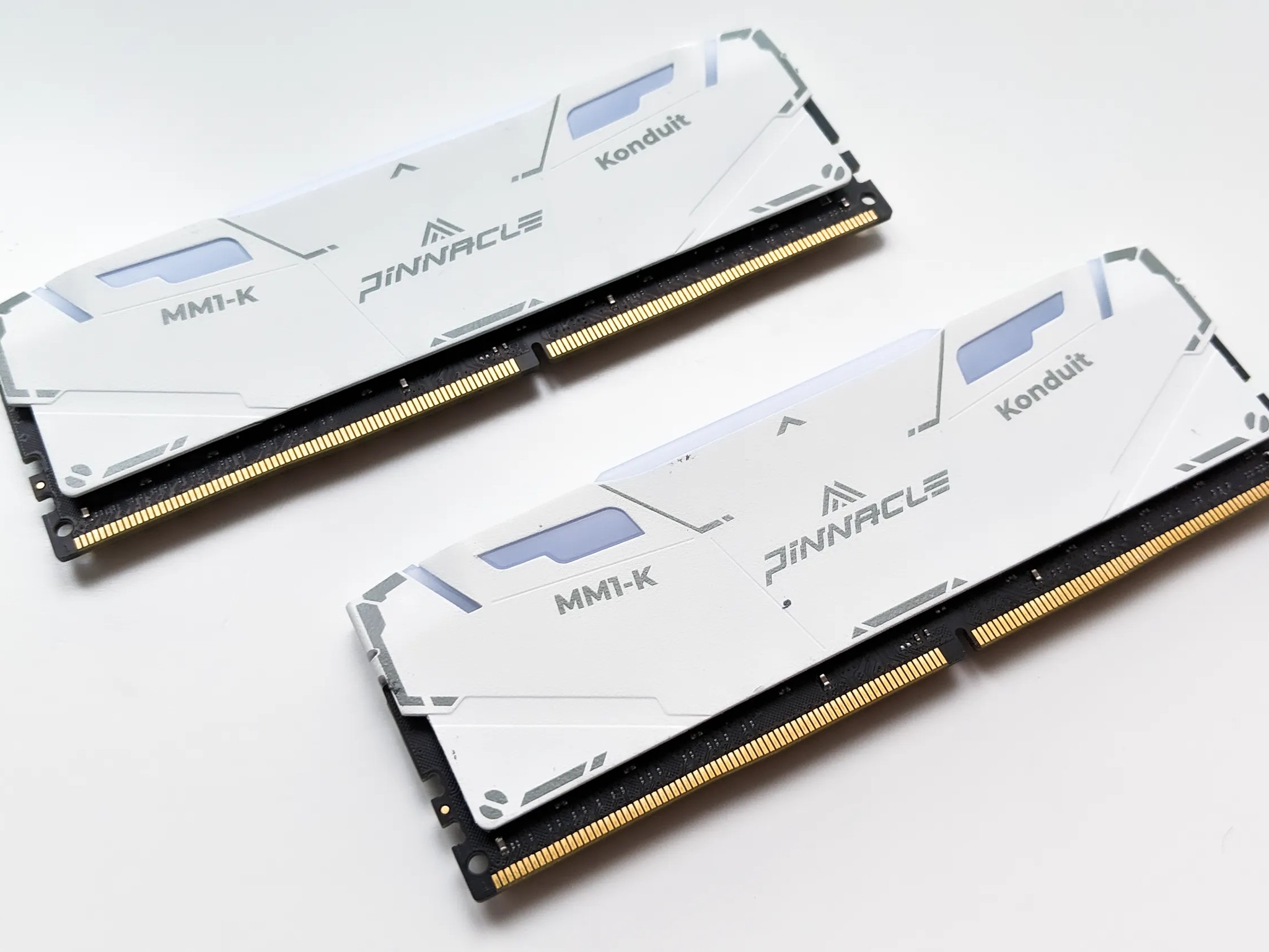 OLOy Blade RGB 64GB (2x32GB) DDR4-4000mhz CL18 swapped w/ Pinnacle Heatsinks