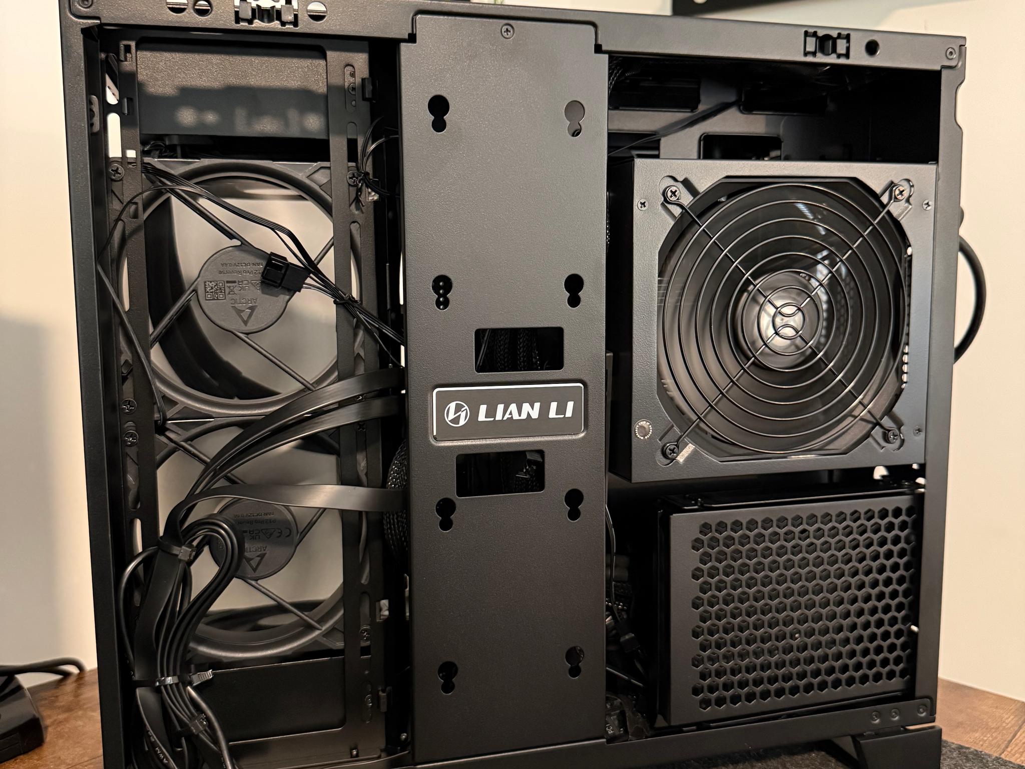 5070 12 GB | 9700x | 32 GB DDR5 | 1 TB M.2 4.0 | 10 x 3000 RPM Artic Fans | CUSTOM BLACK GAMING PC