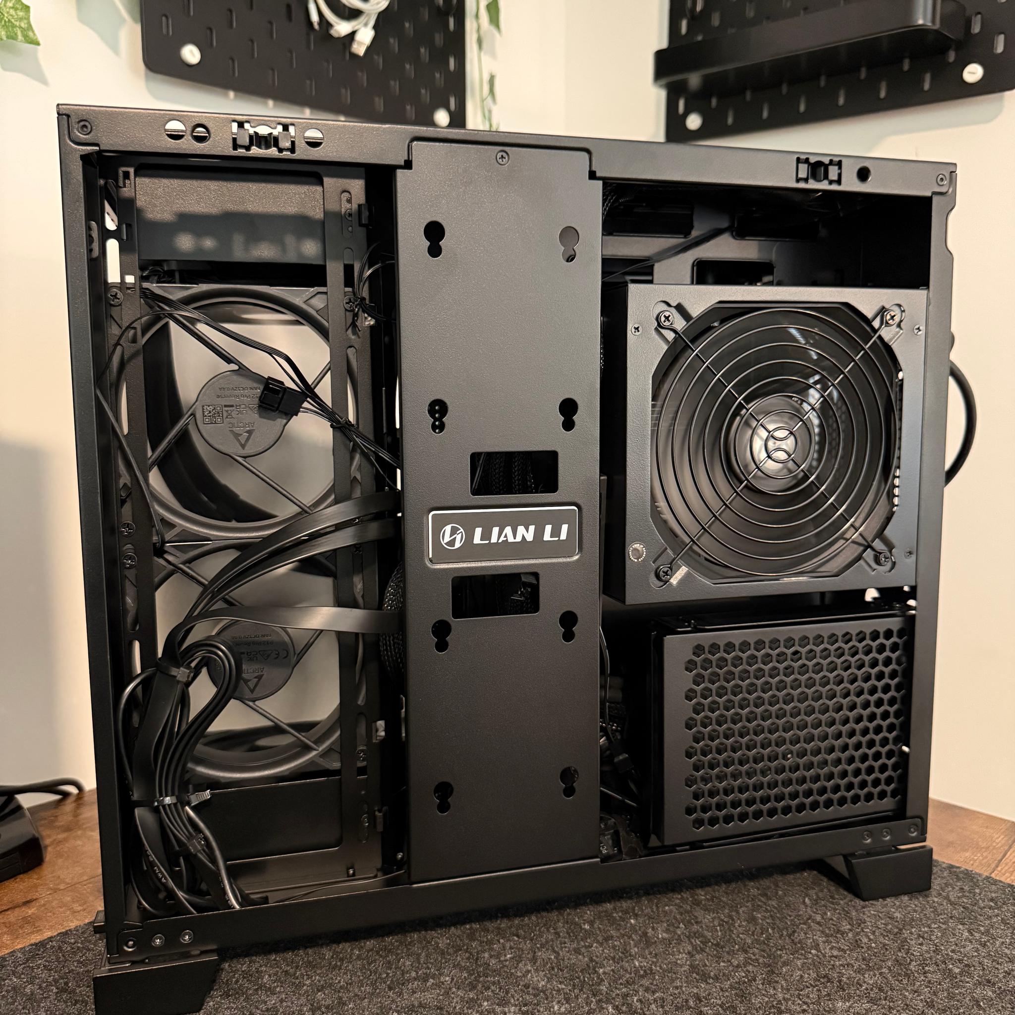 5070 12 GB | 9700x | 32 GB DDR5 | 1 TB M.2 4.0 | 10 x 3000 RPM Artic Fans | CUSTOM BLACK GAMING PC