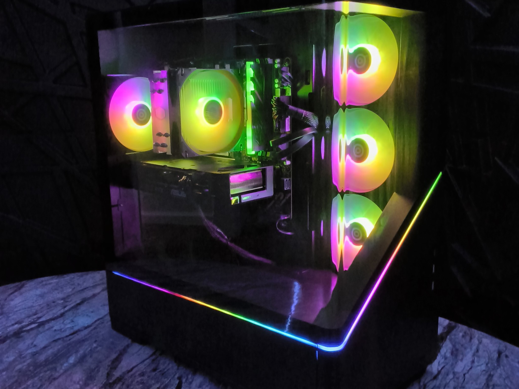 GeForce RTX 5060 Custom Gaming PC - Ryzen 5 8400F