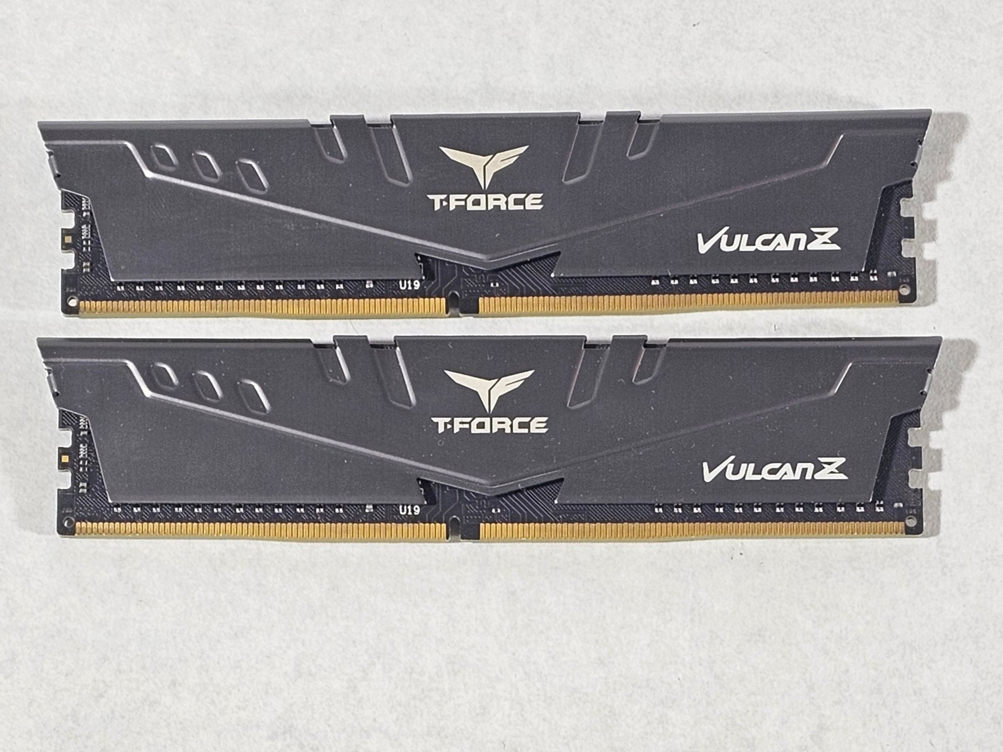 16GB DDR4 (2x8GB) CL18 3200MT/s T-Force Vulcan Z