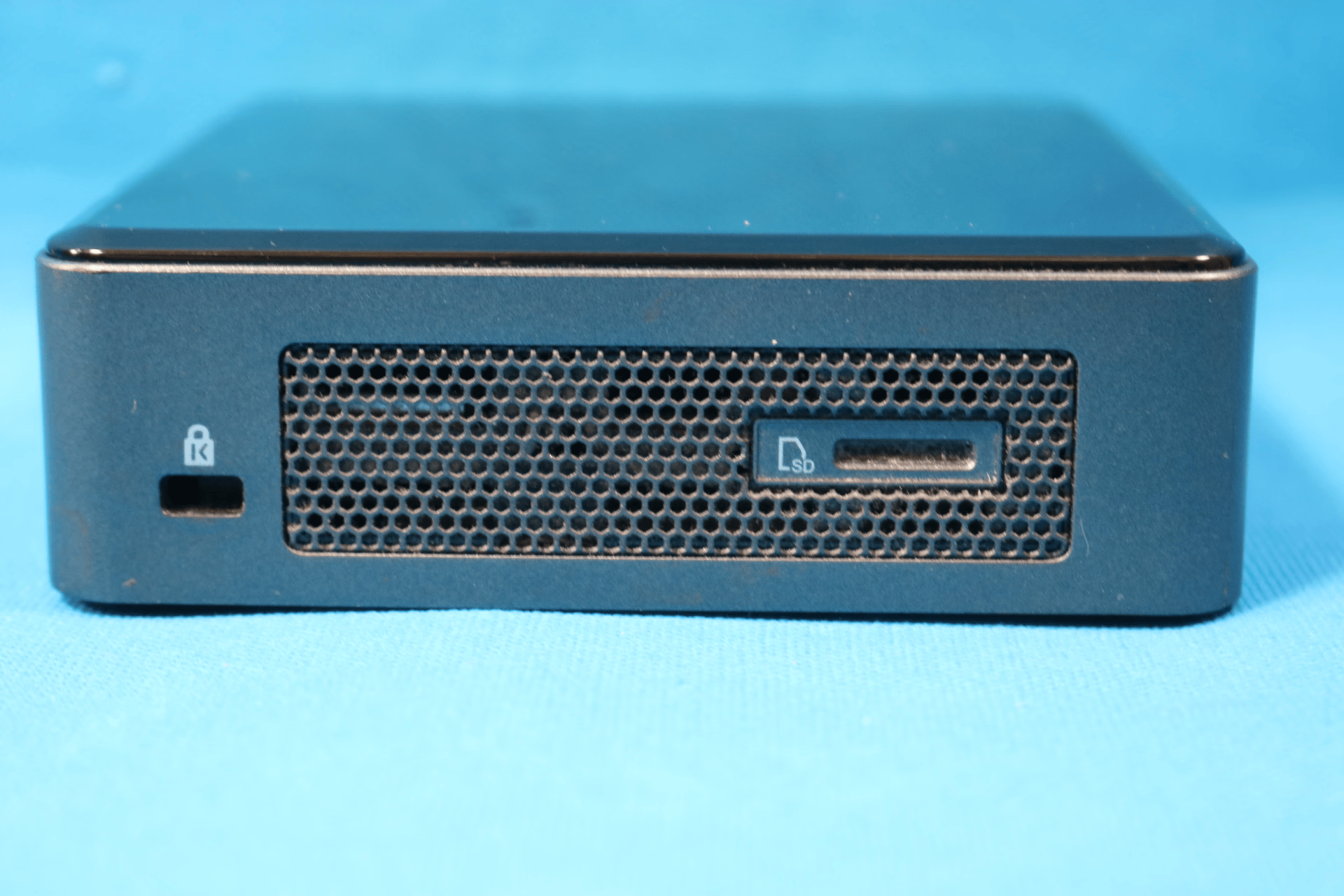 Intel NUC 8th Gen i5-8259U 2.30ghz Quad Core 16GB RAM 128GB SSD Mini PC Wifi/BT