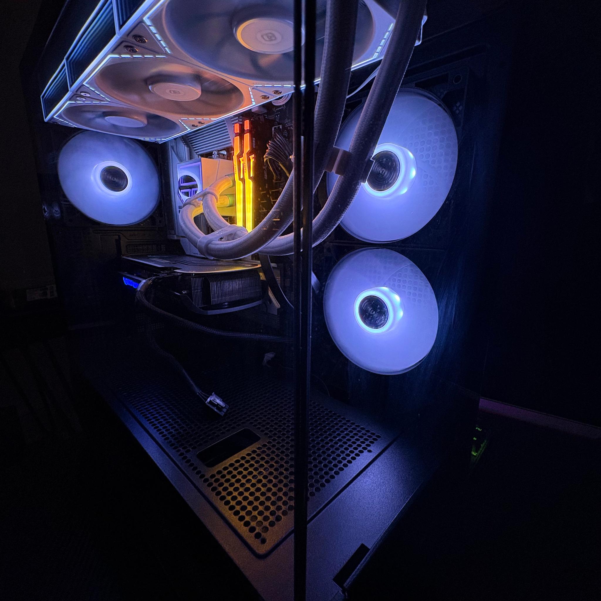 MONTECH XR BEAST(LILLY PC SHOP)