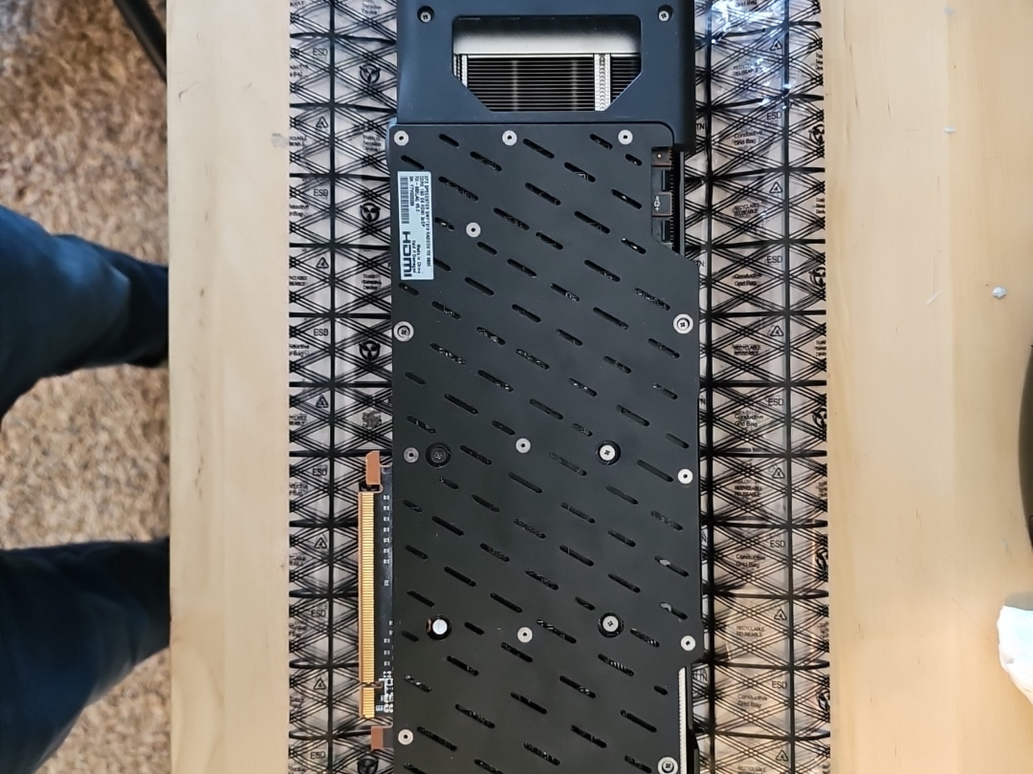 For sale: AMD XFX swift RX 6800 16gb gpu