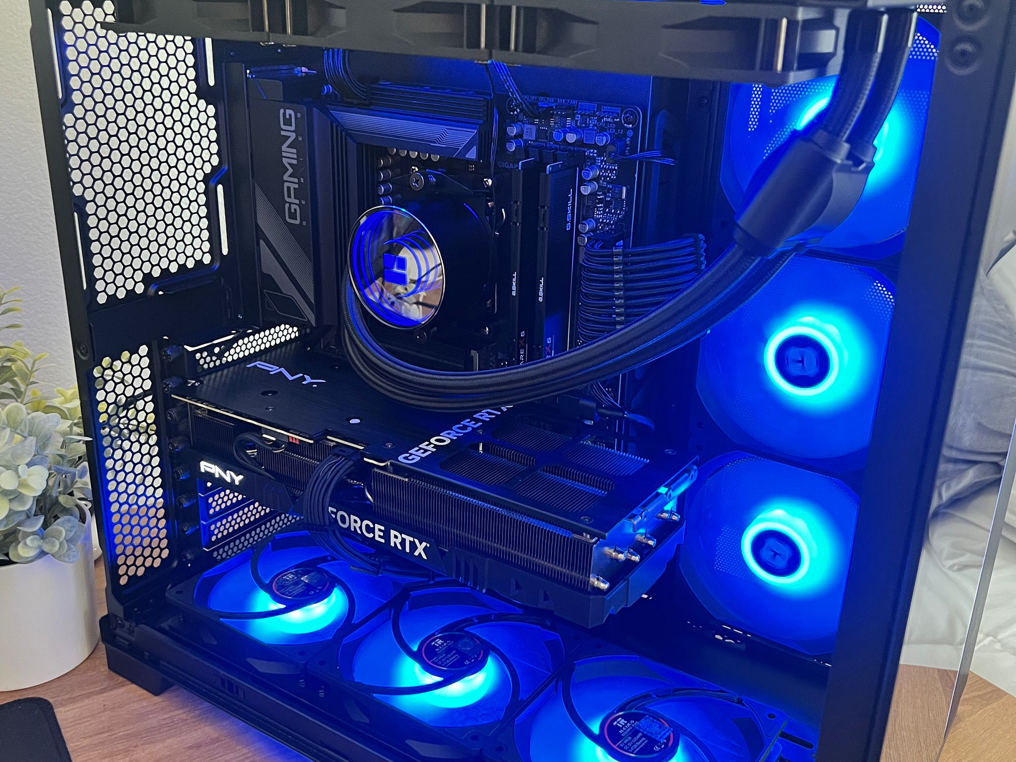 RTX 4070 TI | Ryzen 7 7700x | 32gb DDR5 | 1tb M.2 Gen4 | Gaming PC