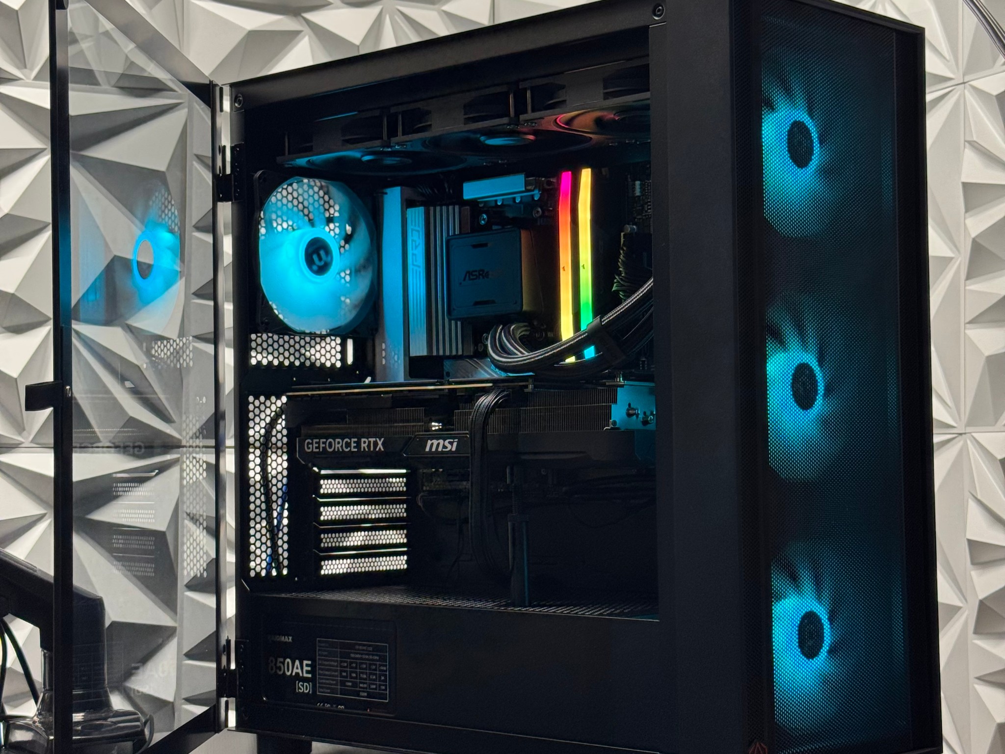 RTX 4070 Ti Super / Ryzen 7 7700X3D / 32GB DDR5 Ram / 1TB SSD / Creator pc / Gaming pc /